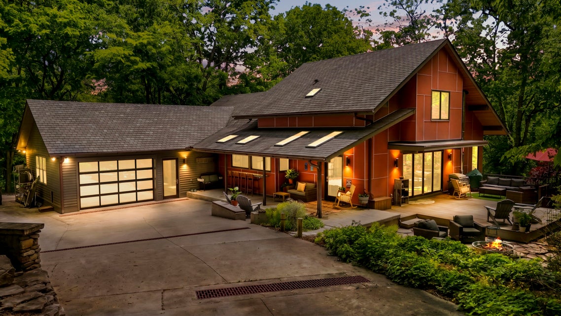 Lexington, Kentucky, 40515, United States, 4 Bedrooms Bedrooms, ,5 BathroomsBathrooms,Residential,For Sale,2049186