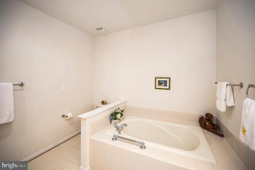 Fredericksburg, Virginia, 22401, United States, 3 Bedrooms Bedrooms, ,3 BathroomsBathrooms,Residential,For Sale,1911277