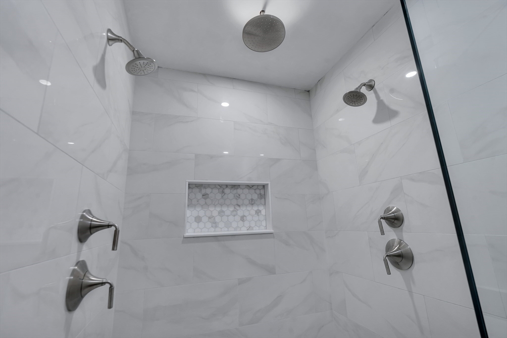 Rehoboth, Massachusetts, 02769, United States, 3 Bedrooms Bedrooms, ,4 BathroomsBathrooms,Residential,For Sale,2005285