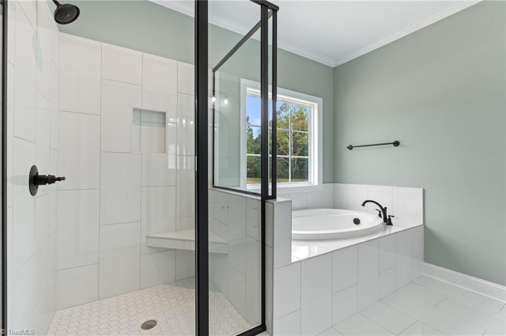 Lexington, North Carolina, 27295, United States, 3 Bedrooms Bedrooms, ,3 BathroomsBathrooms,Residential,For Sale,1840545