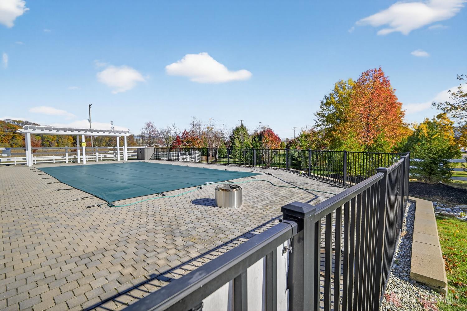 Sayreville, New Jersey, 08859, United States, 2 Bedrooms Bedrooms, ,3 BathroomsBathrooms,Residential,For Sale,1989684