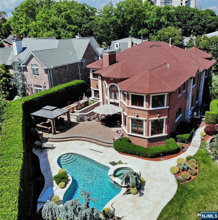 Fort Lee, New Jersey, 07024, United States, 6 Bedrooms Bedrooms, ,7 BathroomsBathrooms,Residential,For Sale,1891733