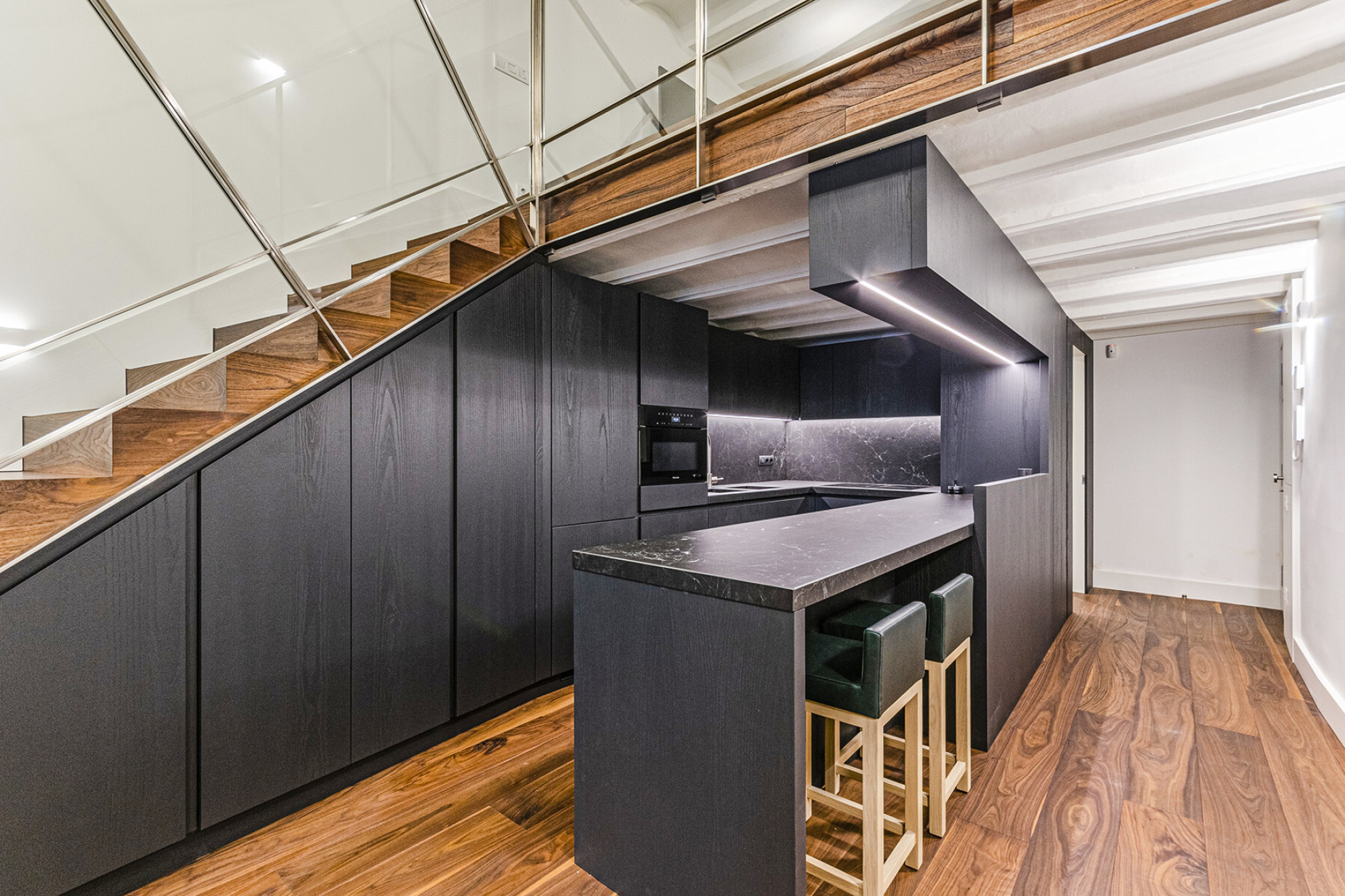  Authentic and medieval apartment with high ceilings in central El Born - 物件實景