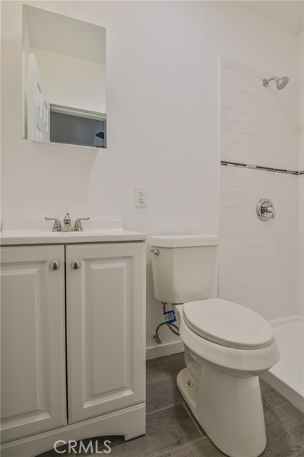 Los Angeles, California, 90001, United States, 4 Bedrooms Bedrooms, ,Residential,For Sale,1928071