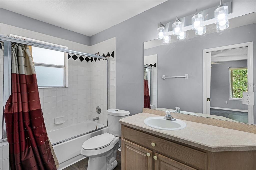 Apopka, Florida, 32712, United States, 5 Bedrooms Bedrooms, ,5 BathroomsBathrooms,Residential,For Sale,1806411
