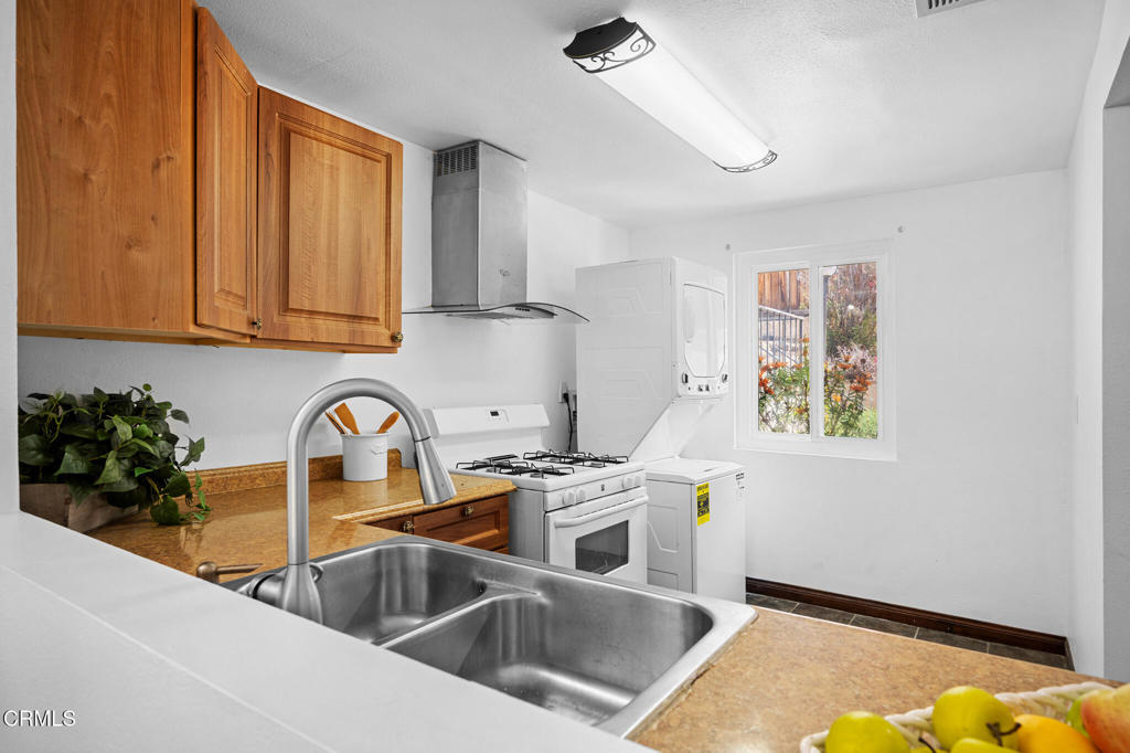 Los Angeles, California, 90042, United States, 2 Bedrooms Bedrooms, ,2 BathroomsBathrooms,Residential,For Sale,1856042