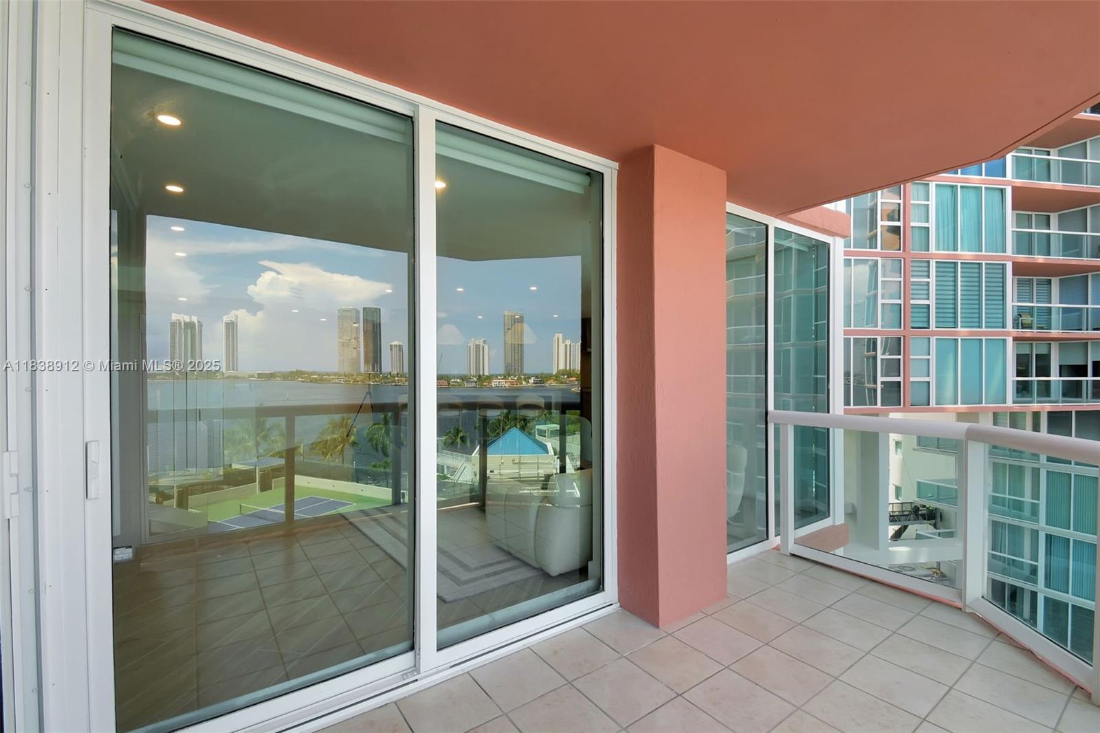 Aventura, Florida, 33180, United States, 2 Bedrooms Bedrooms, ,3 BathroomsBathrooms,Residential,For Sale,1910809
