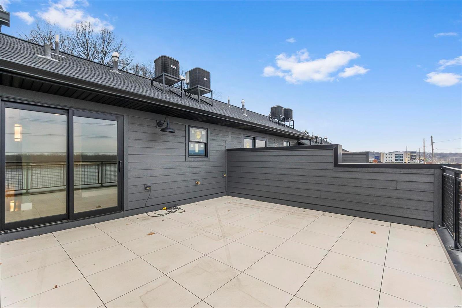 Cape Girardeau, Missouri, 63701, United States, 2 Bedrooms Bedrooms, ,4 BathroomsBathrooms,Residential,For Sale,1982868