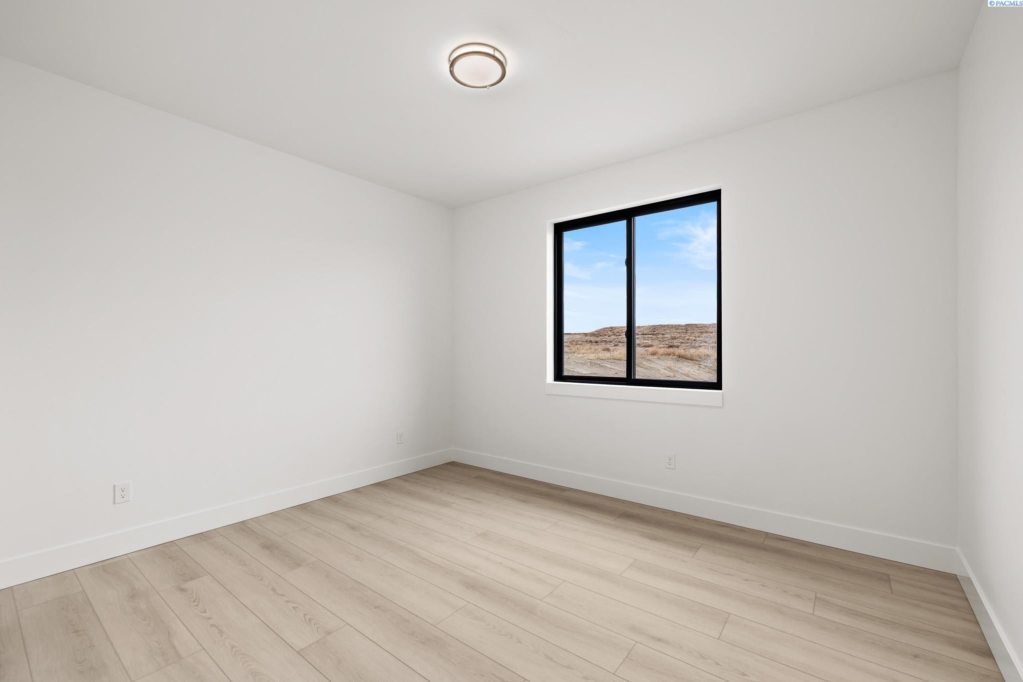 Richland, Washington, 99352, United States, 4 Bedrooms Bedrooms, ,2 BathroomsBathrooms,Residential,For Sale,2000118