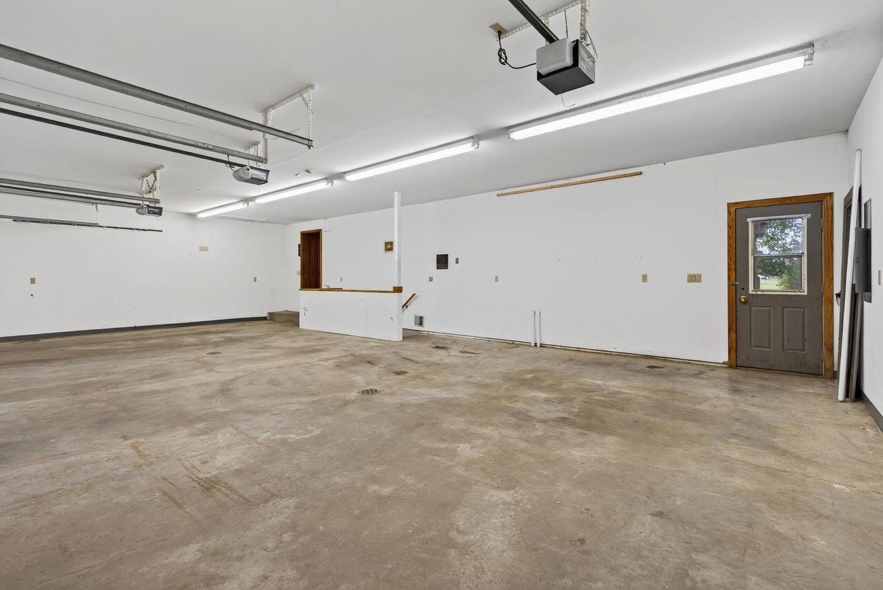 Oshkosh, Wisconsin, 54904, United States, 4 Bedrooms Bedrooms, ,3 BathroomsBathrooms,Residential,For Sale,1978045