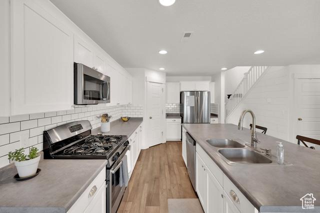 Syracuse, Utah, 84075, United States, 3 Bedrooms Bedrooms, ,3 BathroomsBathrooms,Residential,For Sale,1927816