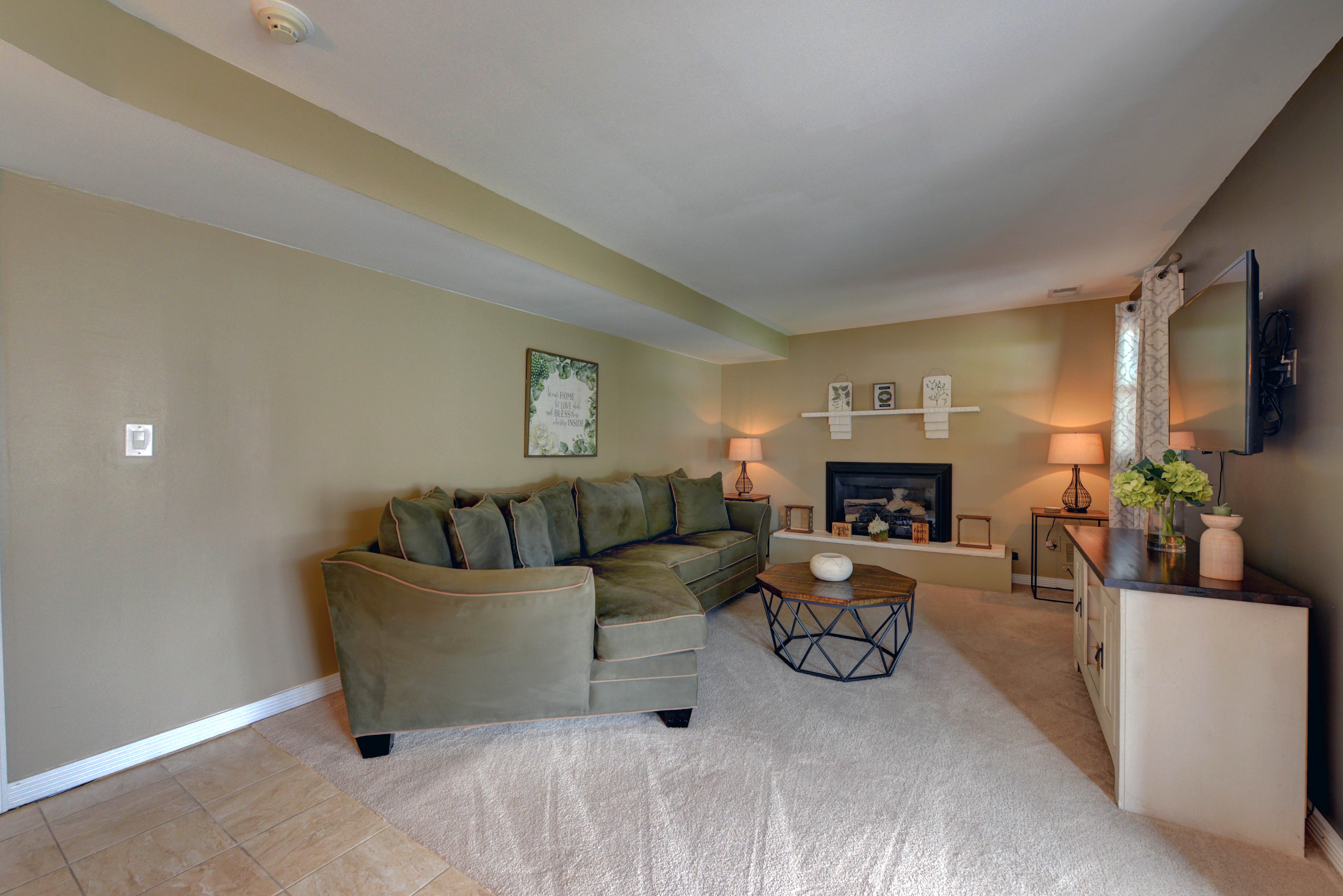 Pequannock, New Jersey, 07440, United States, 3 Bedrooms Bedrooms, ,3 BathroomsBathrooms,Residential,For Sale,1944939