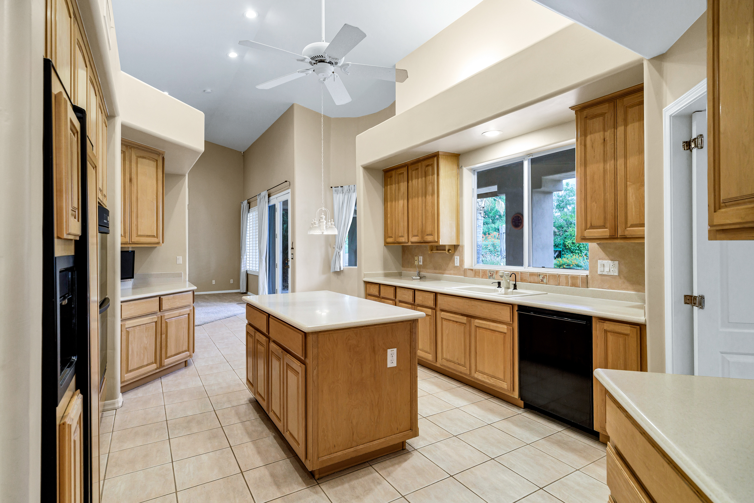Mesa, Arizona, 85205, United States, 6 Bedrooms Bedrooms, ,3 BathroomsBathrooms,Residential,For Sale,1900615
