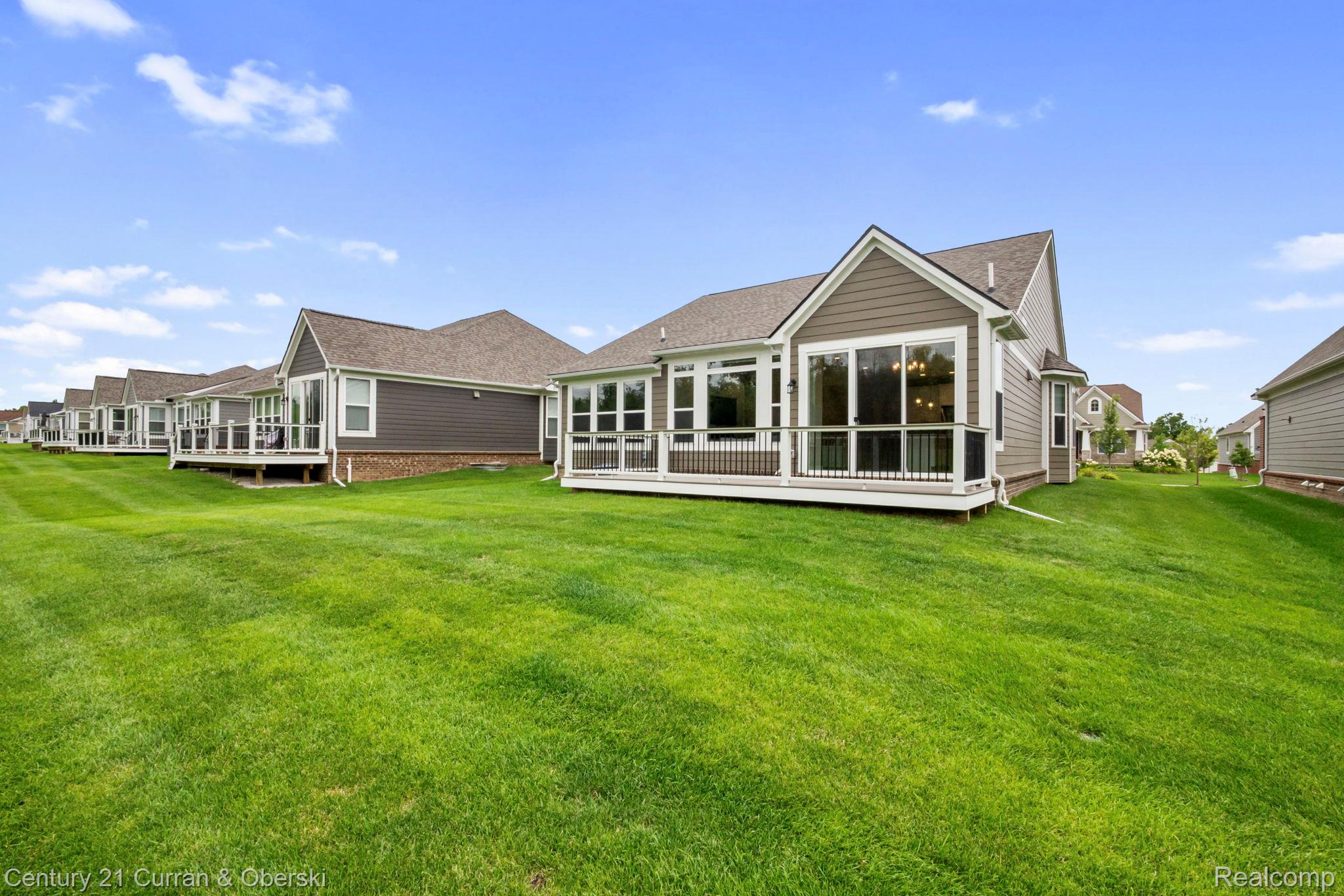 Northville, Michigan, 48168, United States, 2 Bedrooms Bedrooms, ,2 BathroomsBathrooms,Residential,For Sale,1983973