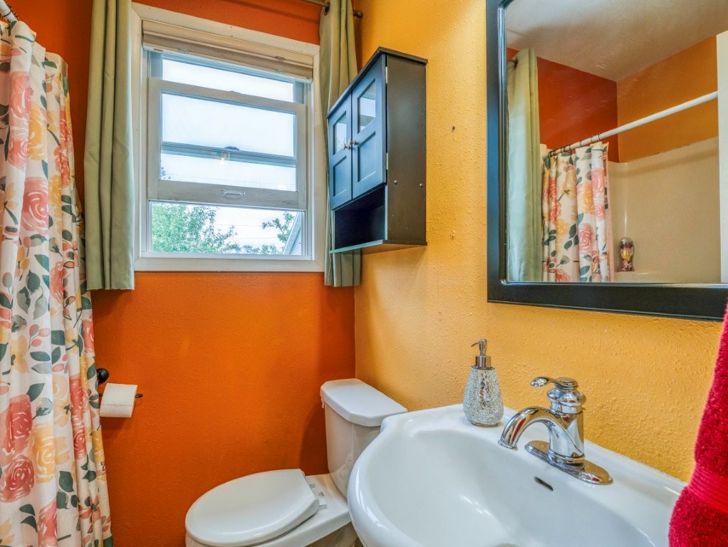 Bemidji, Minnesota, 56601, United States, 6 Bedrooms Bedrooms, ,2 BathroomsBathrooms,Residential,For Sale,2000102