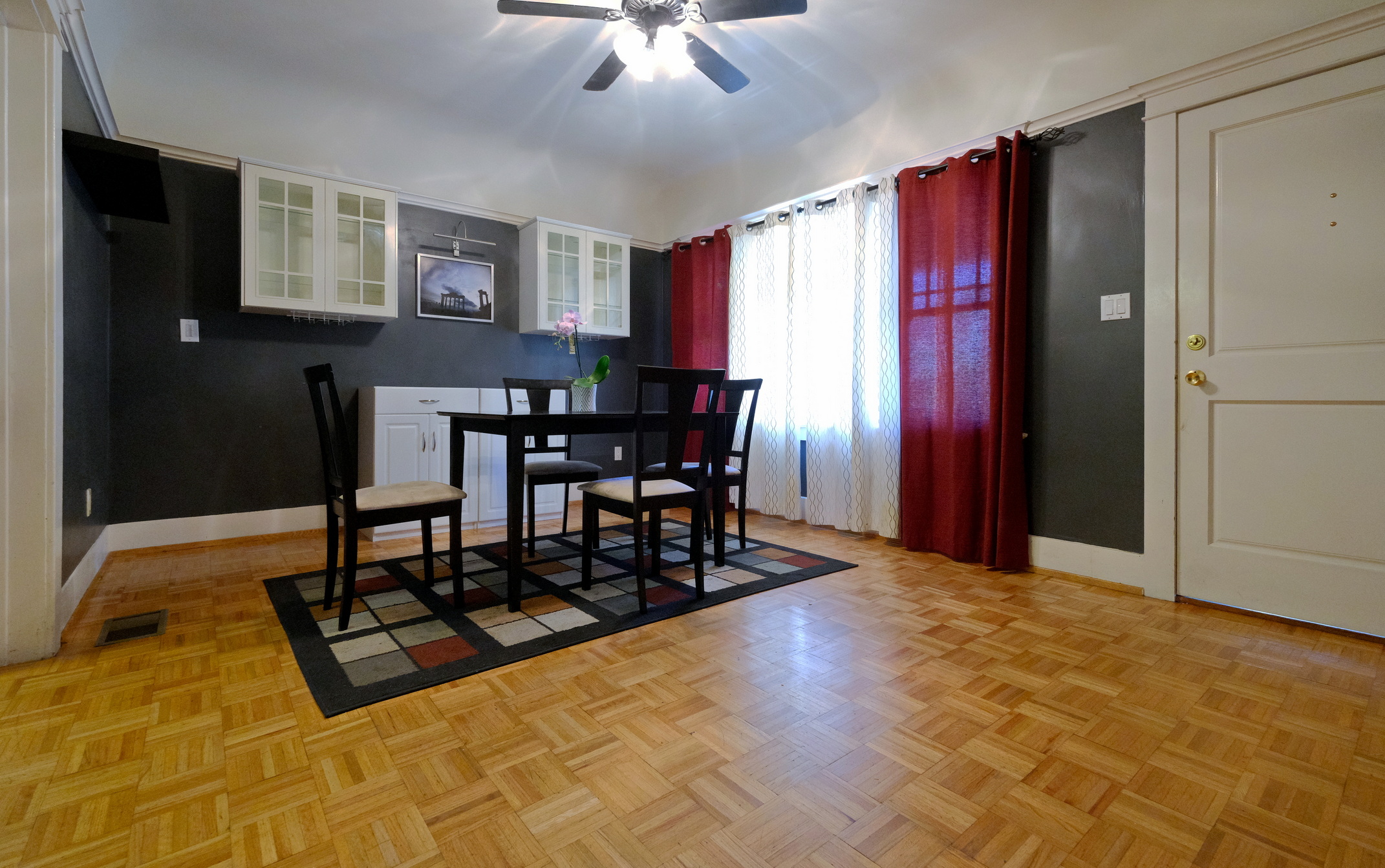 Los Angeles, California, 90007, United States, 2 Bedrooms Bedrooms, ,1 BathroomBathrooms,Residential,For Sale,1737076