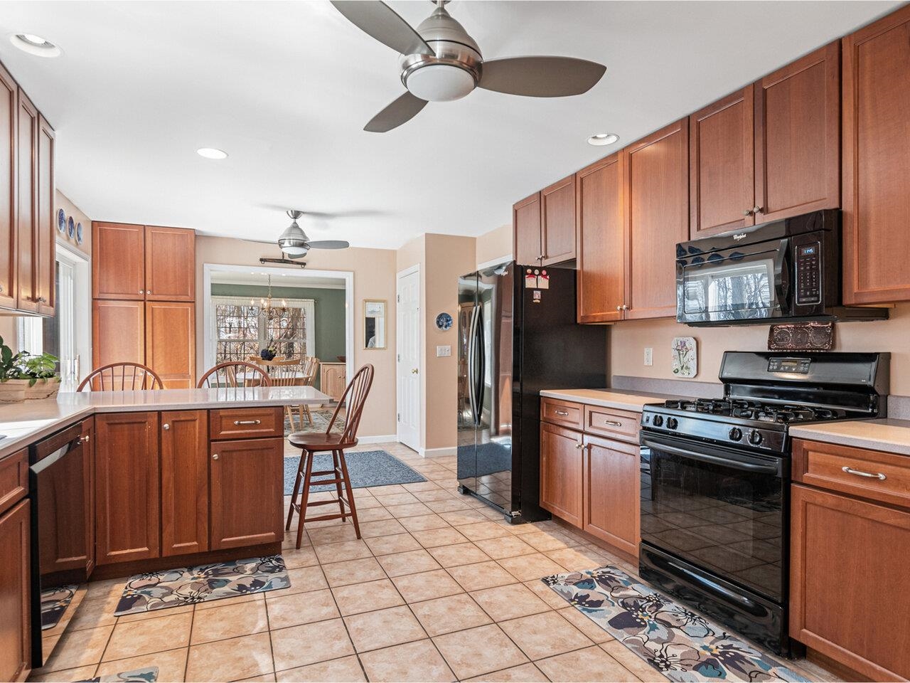 Colchester, Vermont, 05446, United States, 3 Bedrooms Bedrooms, ,3 BathroomsBathrooms,Residential,For Sale,1779357