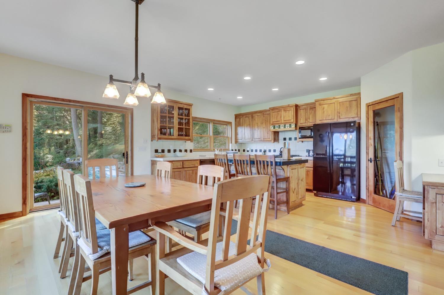 Nevada City, California, 95959, United States, 3 Bedrooms Bedrooms, ,3 BathroomsBathrooms,Residential,For Sale,1937028