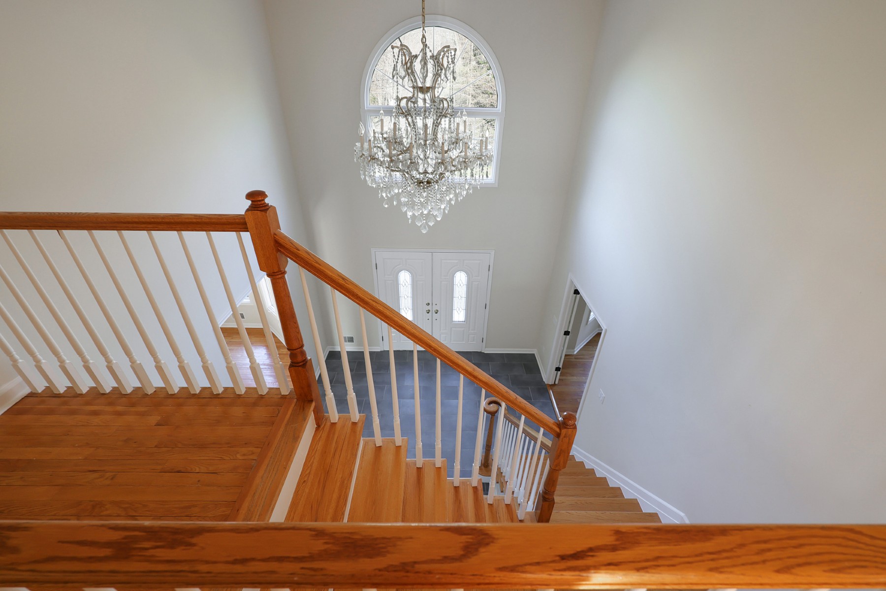  Impressive Seven Bedroom Colonial Offer Privacy and Practicality - 物件實景