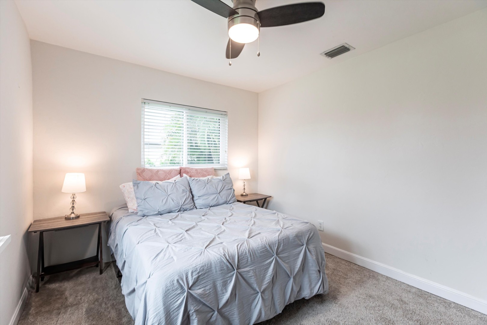 Fort Myers, Florida, 33919, United States, 3 Bedrooms Bedrooms, ,2 BathroomsBathrooms,Residential,For Sale,1935078