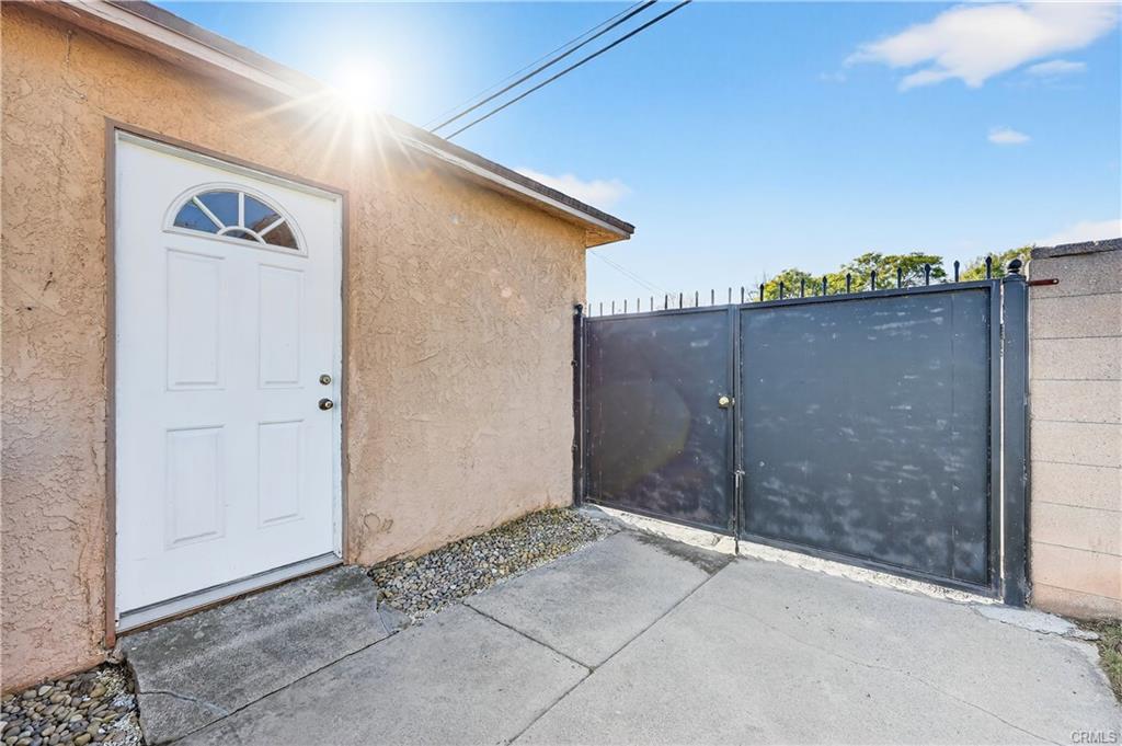 Los Angeles, California, 90061, United States, 3 Bedrooms Bedrooms, ,1 BathroomBathrooms,Residential,For Sale,2012539