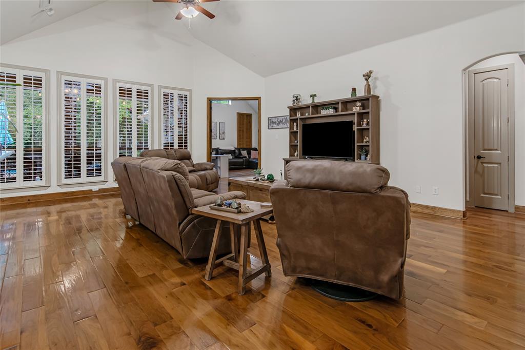 Azle, Texas, 76020, United States, 3 Bedrooms Bedrooms, ,3 BathroomsBathrooms,Residential,For Sale,1934218