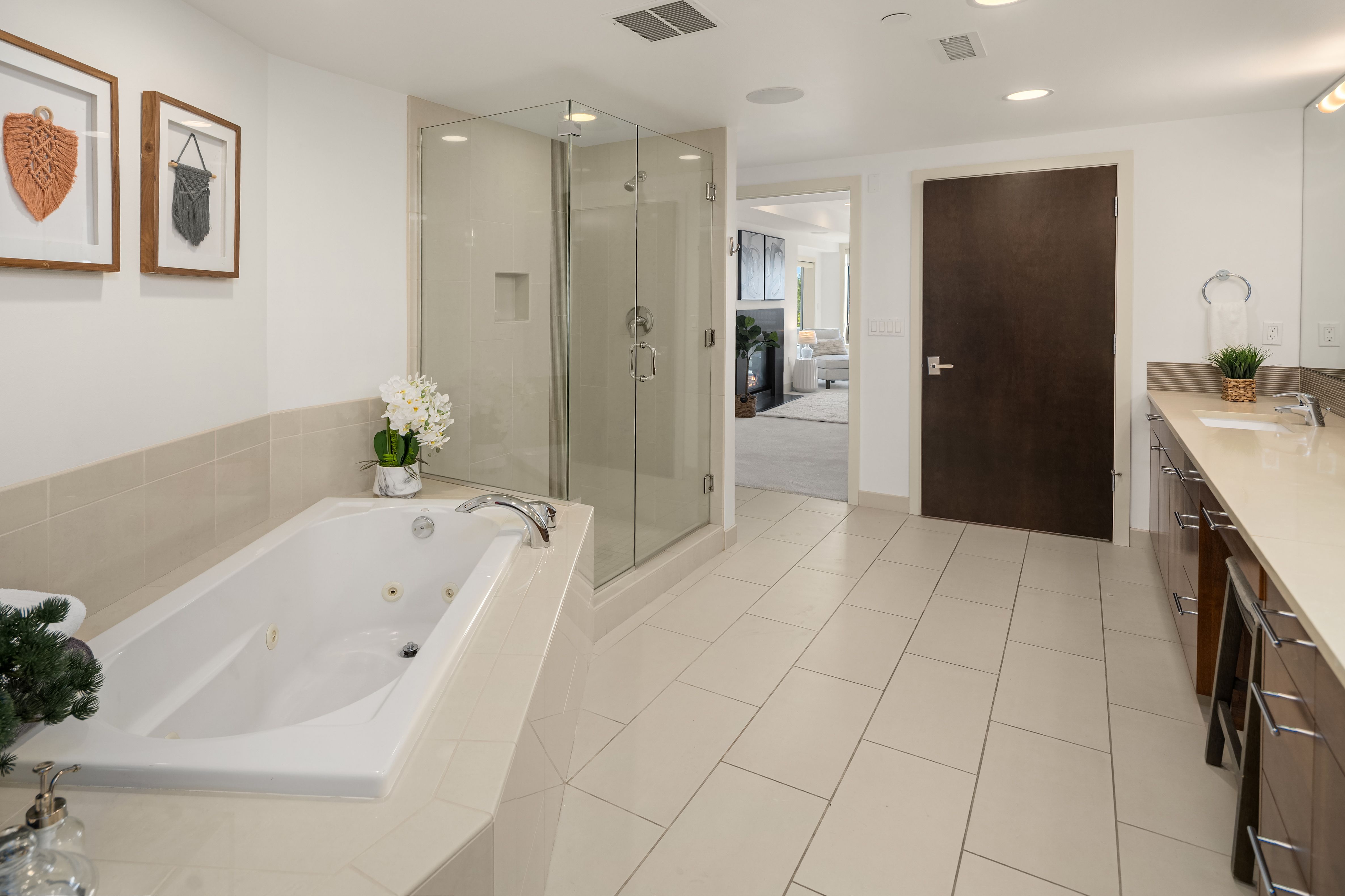  9123 NE Juanita Dr Unit #205, Kirkland, WA 98034 - 物件實景