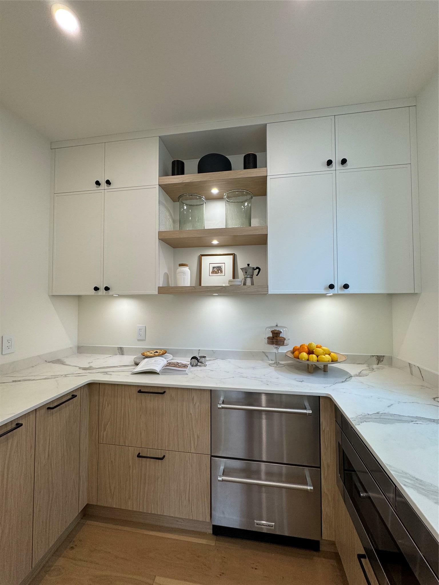 KELOWNA, British Columbia, V1W 0C4, CA, 5 Bedrooms Bedrooms, ,4 BathroomsBathrooms,Residential,For Sale,1960562