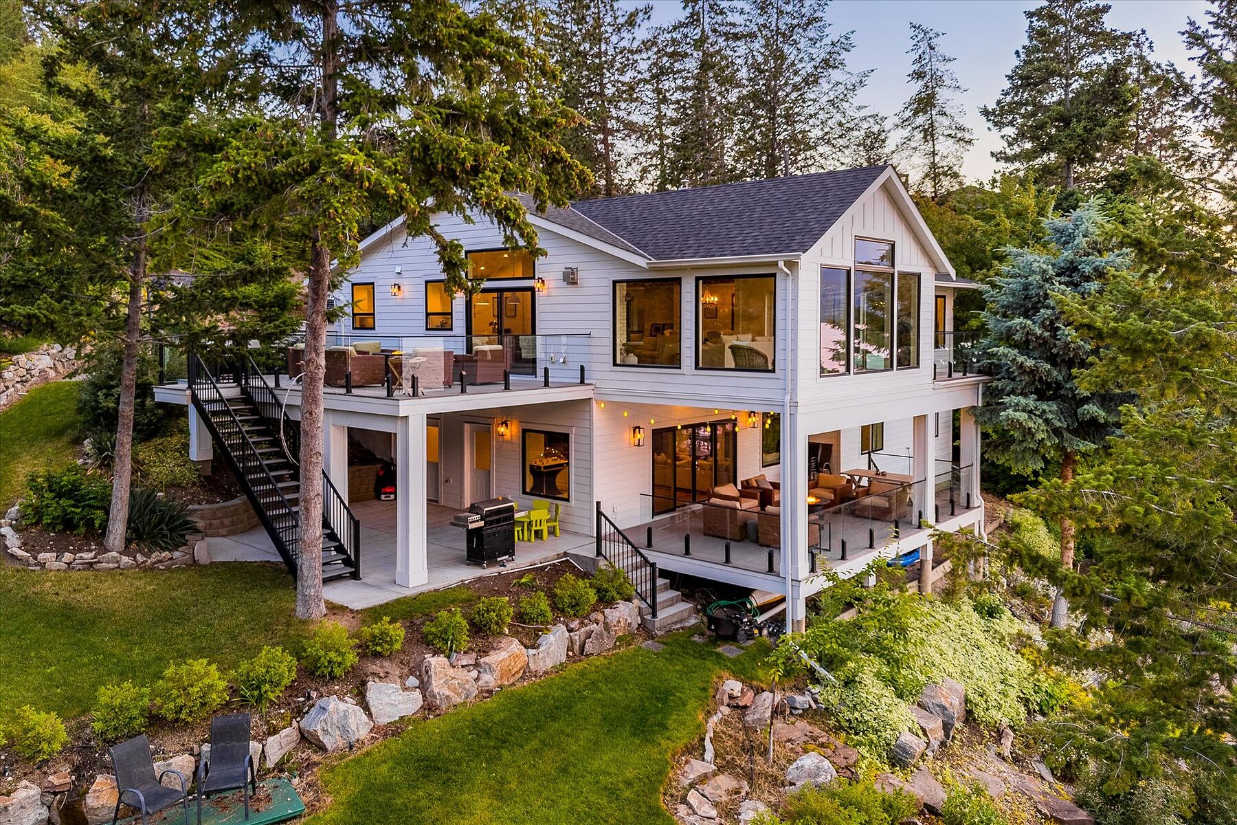  Stunning Home with Privacy - 物件實景