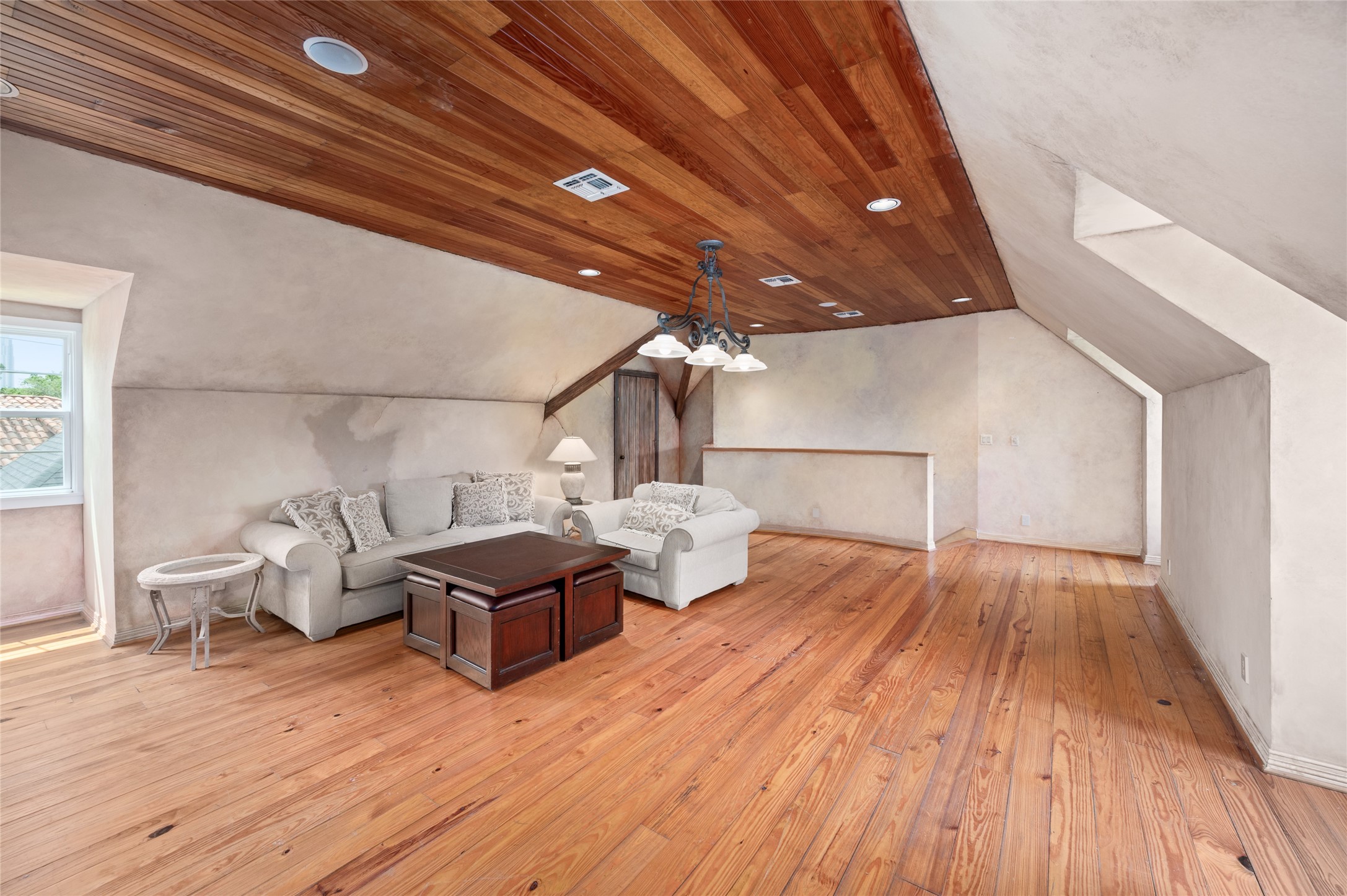  5495 Sugar Hill Drive - 物件實景