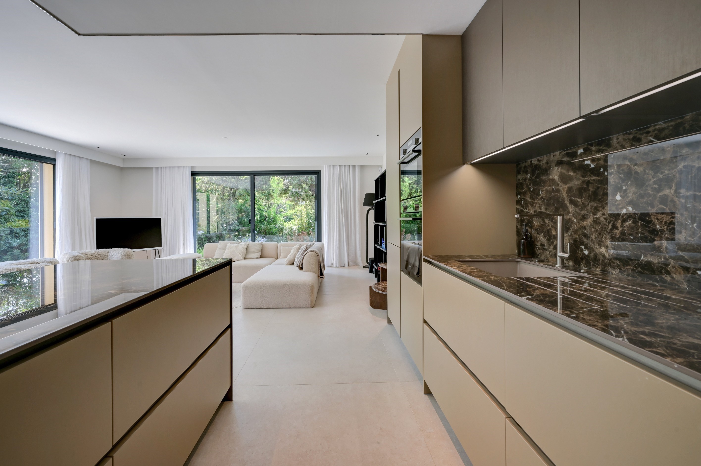  Aix-en-Provence  Contemporary Villa with Pool, Triple Garage and Walking Dista… - 物件實景