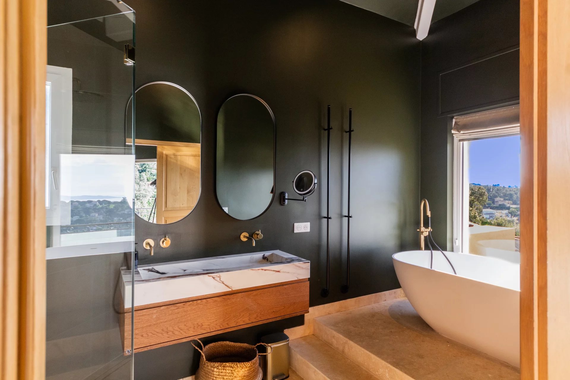 Sainte-Maxime, Provence-Alpes-Côte d’Azur, 83120, FR, 6 Bedrooms Bedrooms, ,6 BathroomsBathrooms,Residential,For Sale,1866313