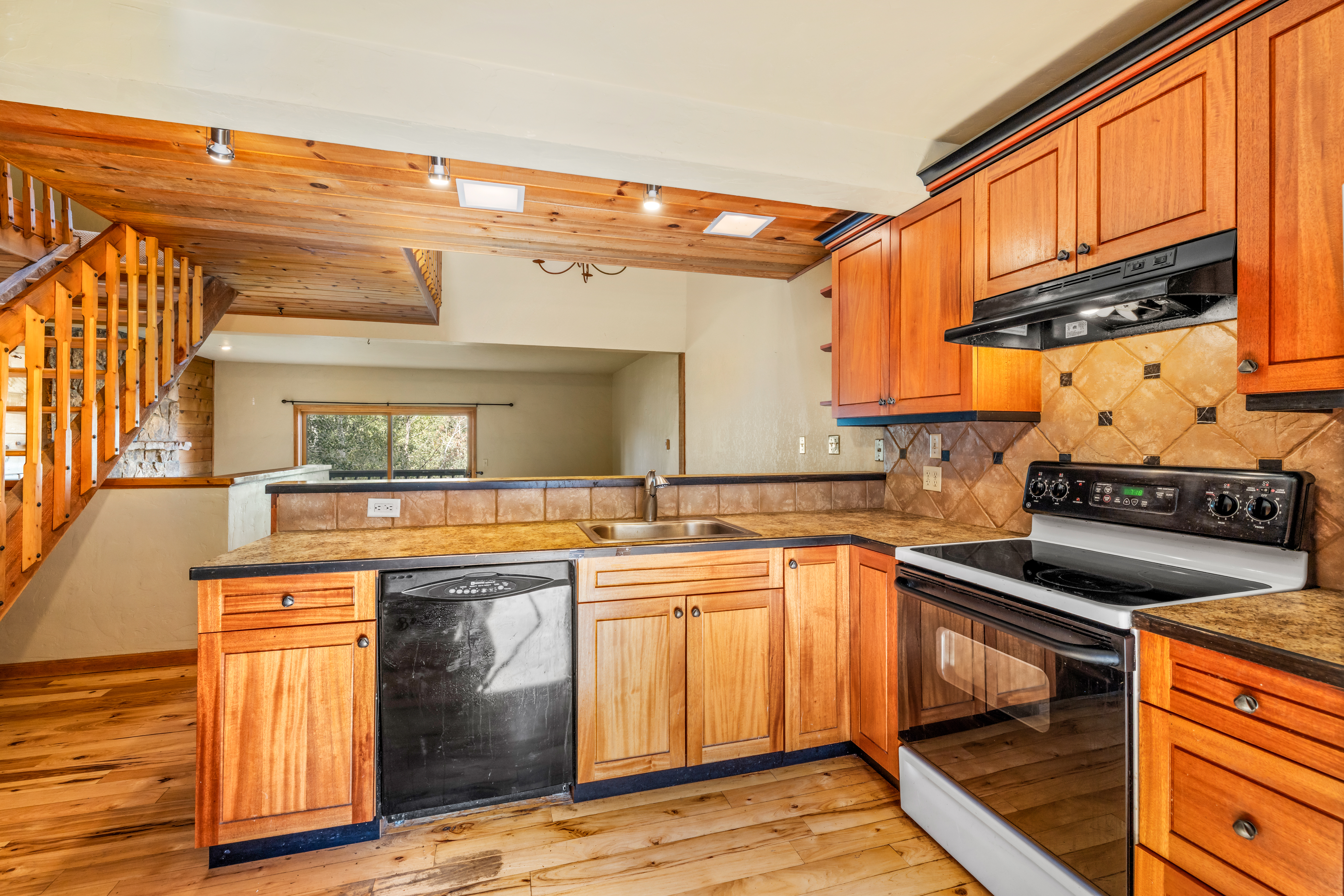  Spacious Columbine Townhome - 物件實景