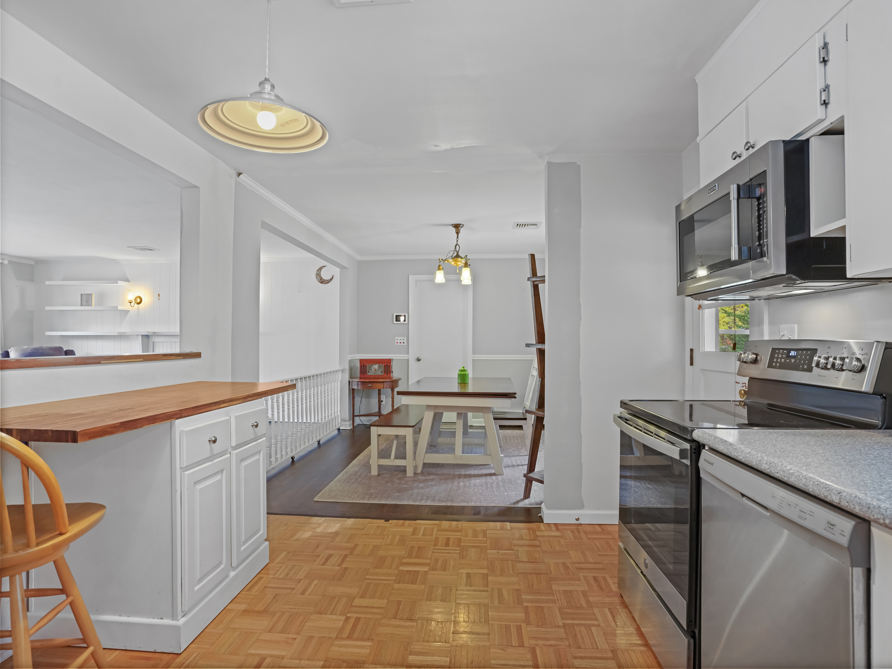 Norwalk, Connecticut, 06850, United States, 3 Bedrooms Bedrooms, ,2 BathroomsBathrooms,Residential,For Sale,1989488