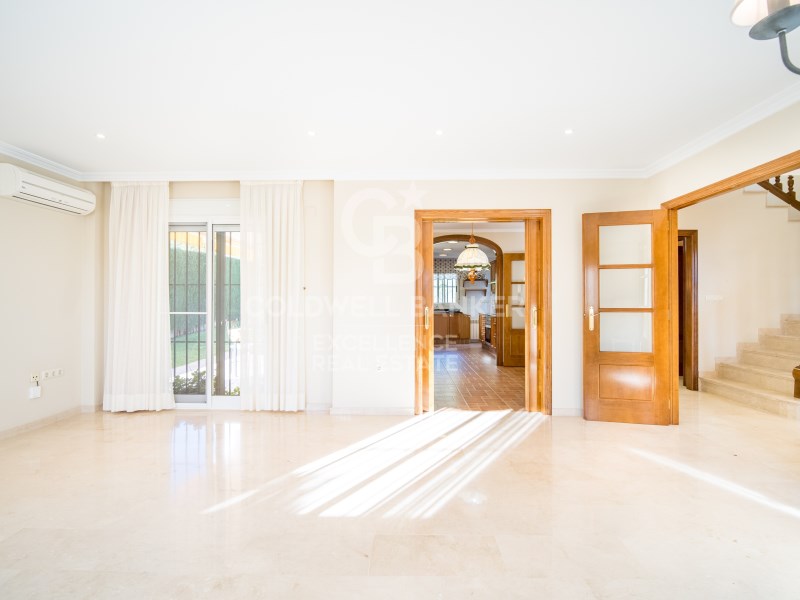 Valencia, Paterna, La Ca?ada Valencia, Paterna, La, Paterna, Comunidad Valenciana, ES, 5 Bedrooms Bedrooms, ,3 BathroomsBathrooms,Residential,For Sale,Valencia, Paterna, La Ca?ada Valencia, Paterna, La,1672423