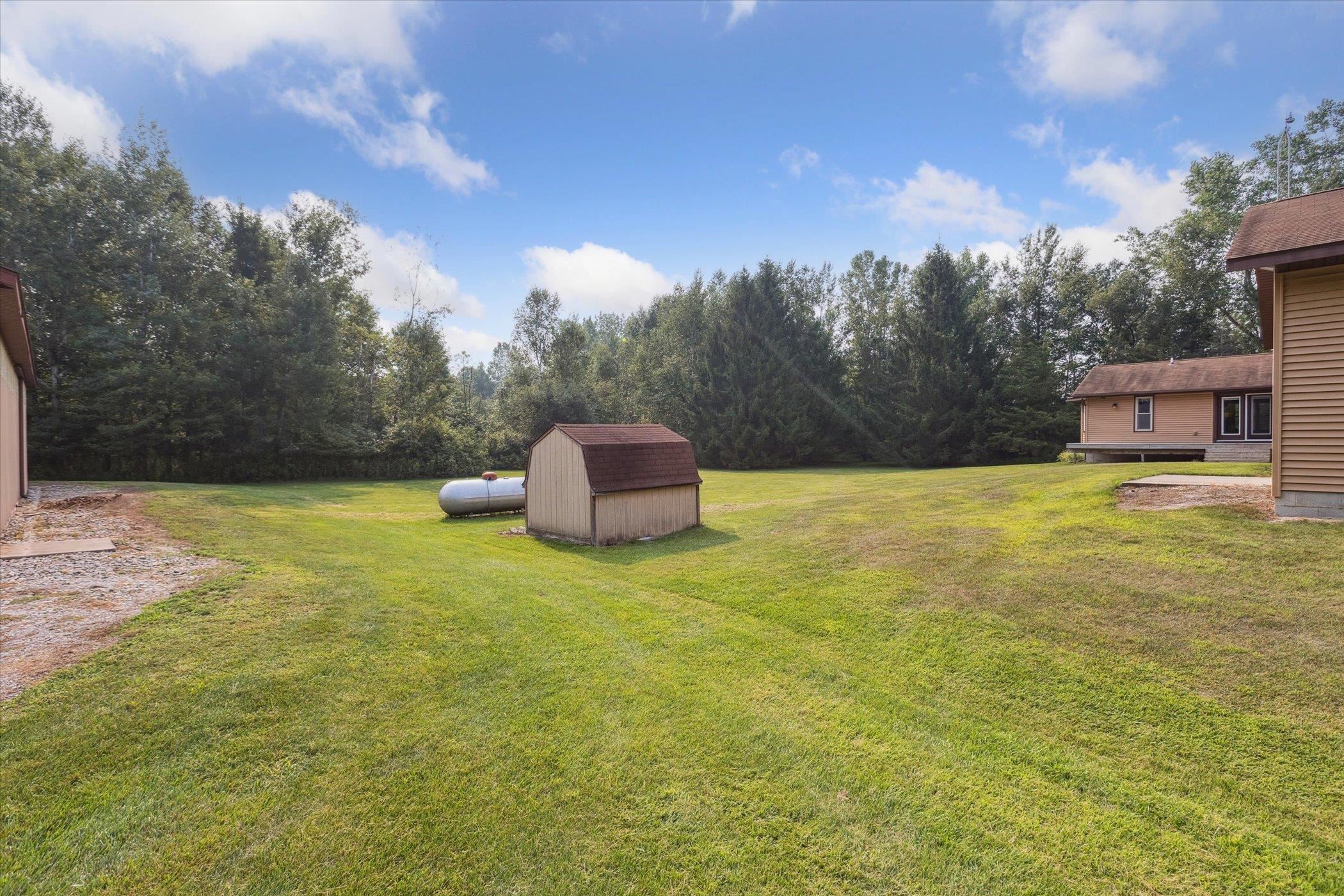 Midland, Michigan, 48640, United States, 3 Bedrooms Bedrooms, ,3 BathroomsBathrooms,Residential,For Sale,1975279