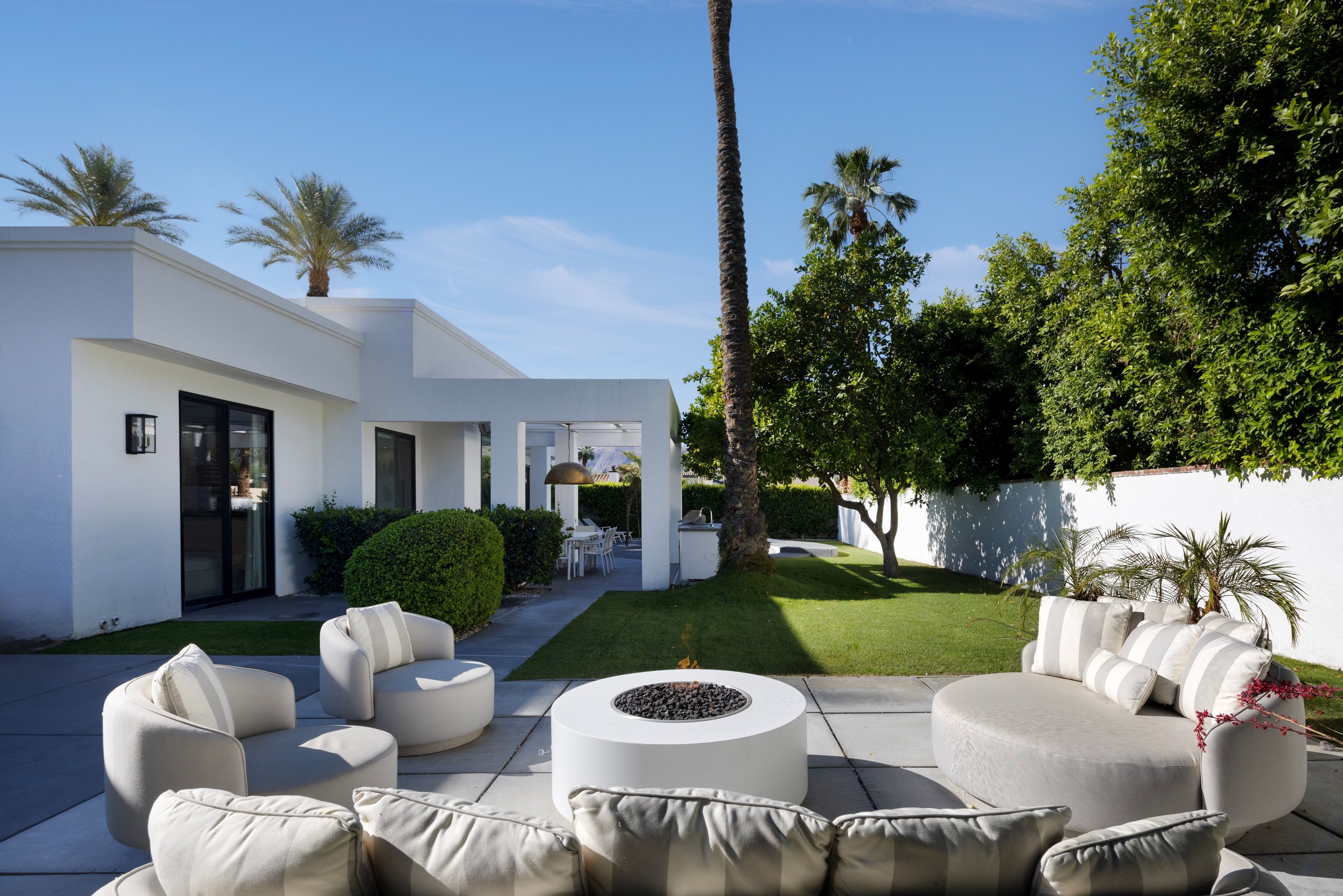  Private Modern Sanctuary Steps from Tamarisk Country Club - 物件實景