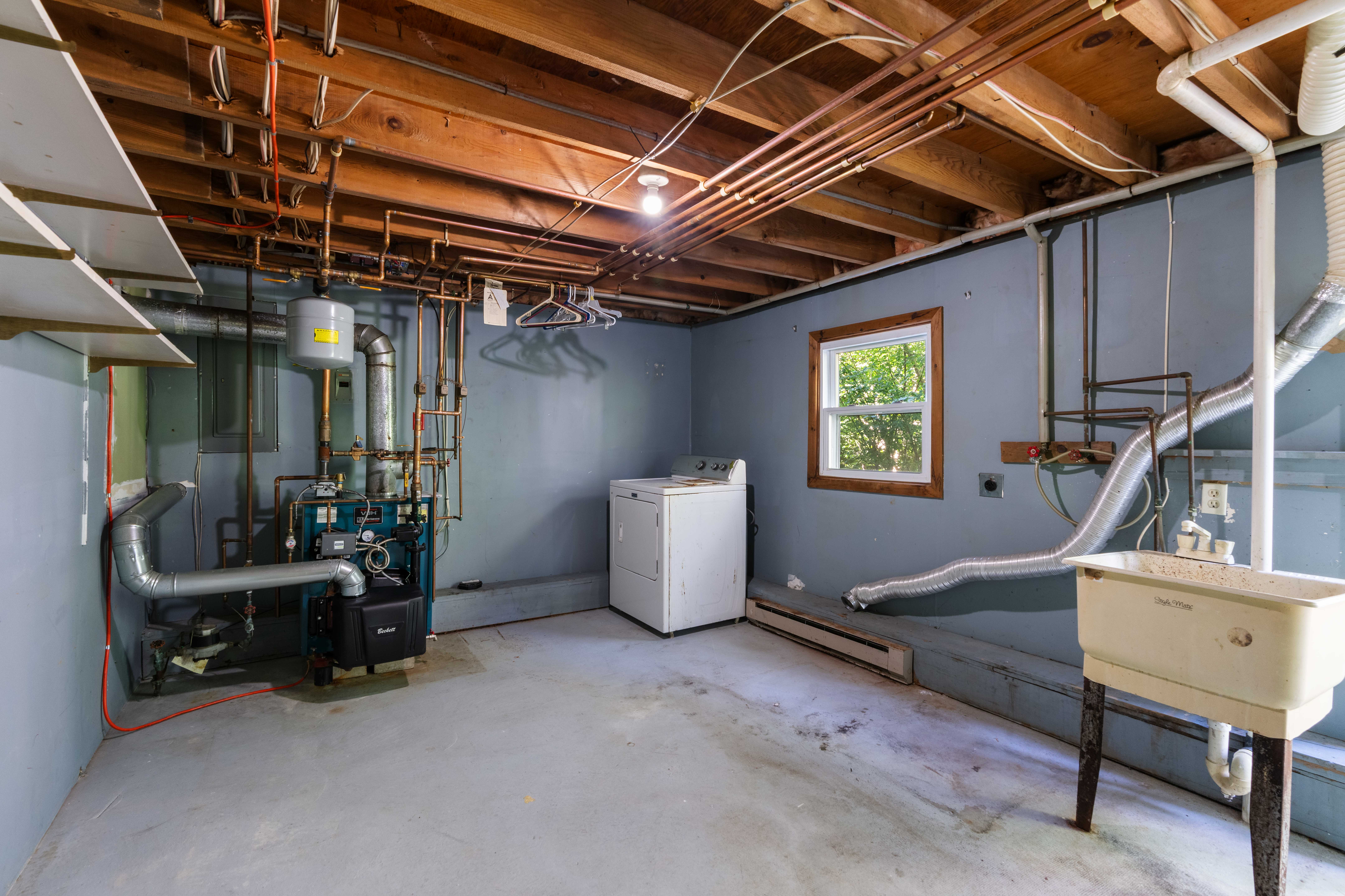 Portsmouth, Rhode Island, 02871, United States, 4 Bedrooms Bedrooms, ,3 BathroomsBathrooms,Residential,For Sale,1973967