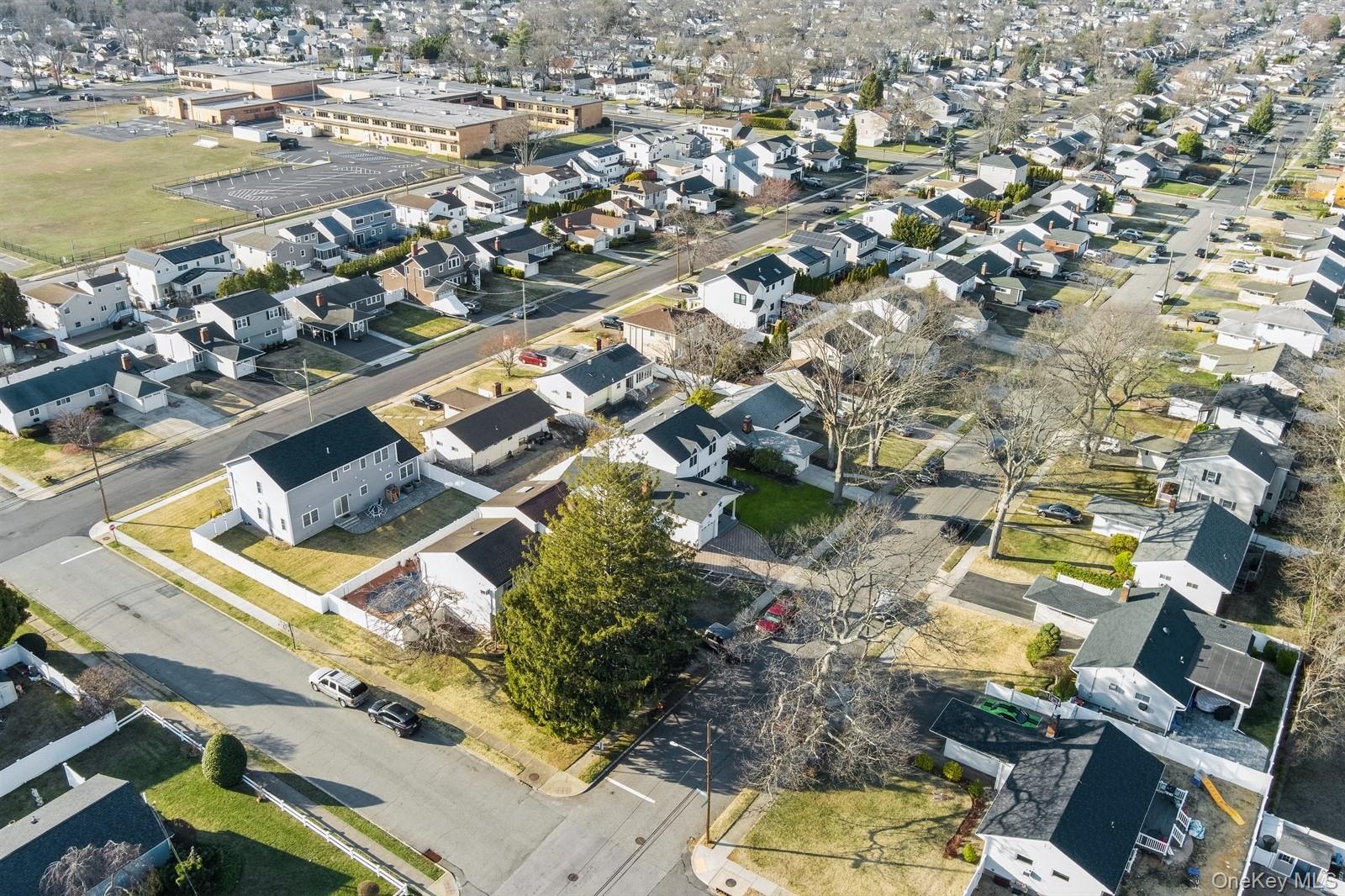 Massapequa Park, New York, 11762, United States, 3 Bedrooms Bedrooms, ,4 BathroomsBathrooms,Residential,For Sale,1941074