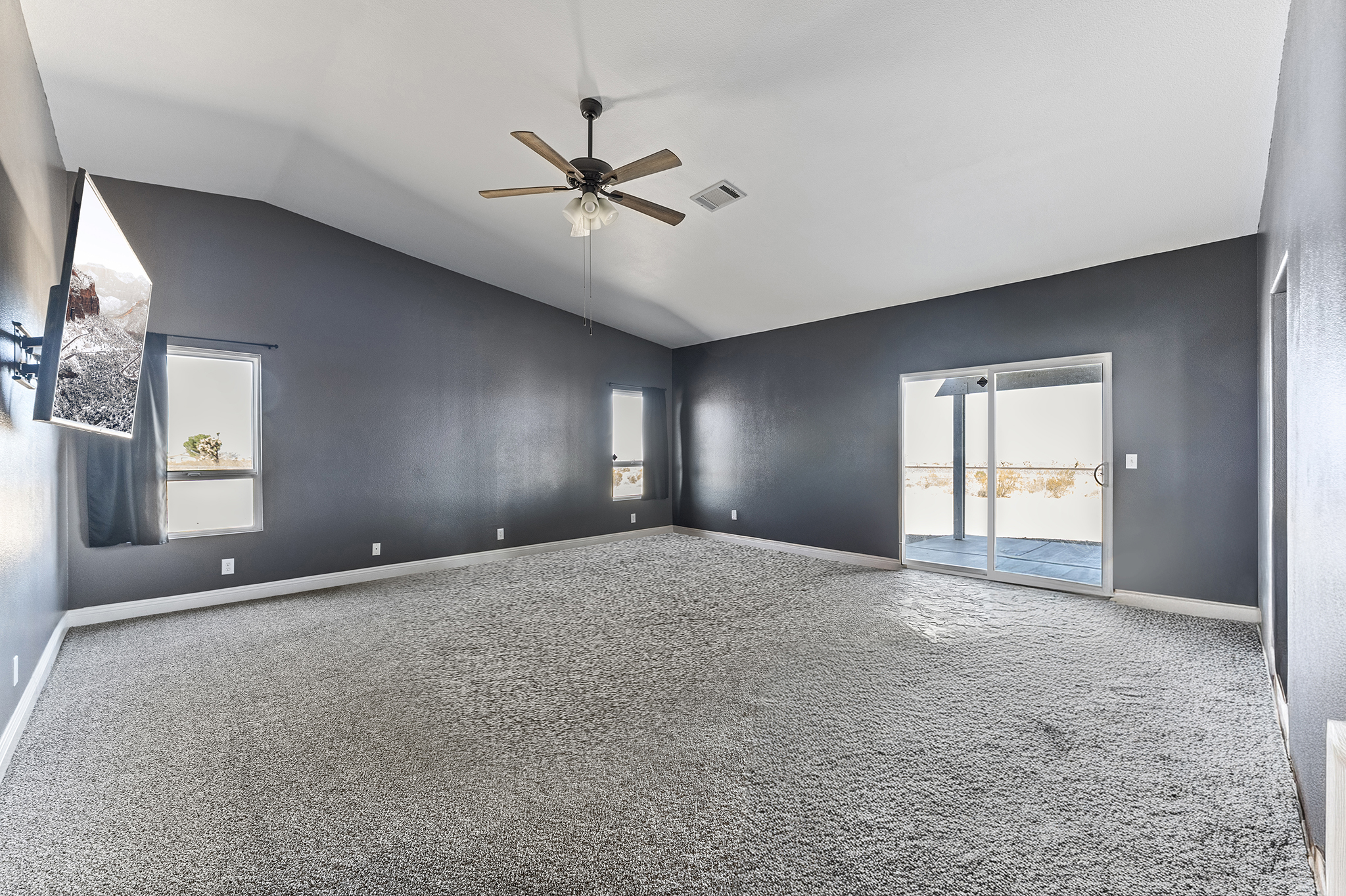 Pinon Hills, California, 92371, United States, 3 Bedrooms Bedrooms, ,2 BathroomsBathrooms,Residential,For Sale,1986100