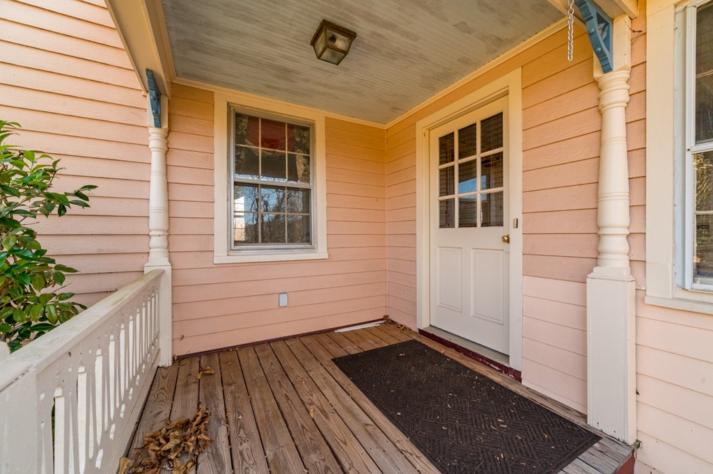 Gladstone, Virginia, 24553, United States, 2 Bedrooms Bedrooms, ,3 BathroomsBathrooms,Residential,For Sale,1801493