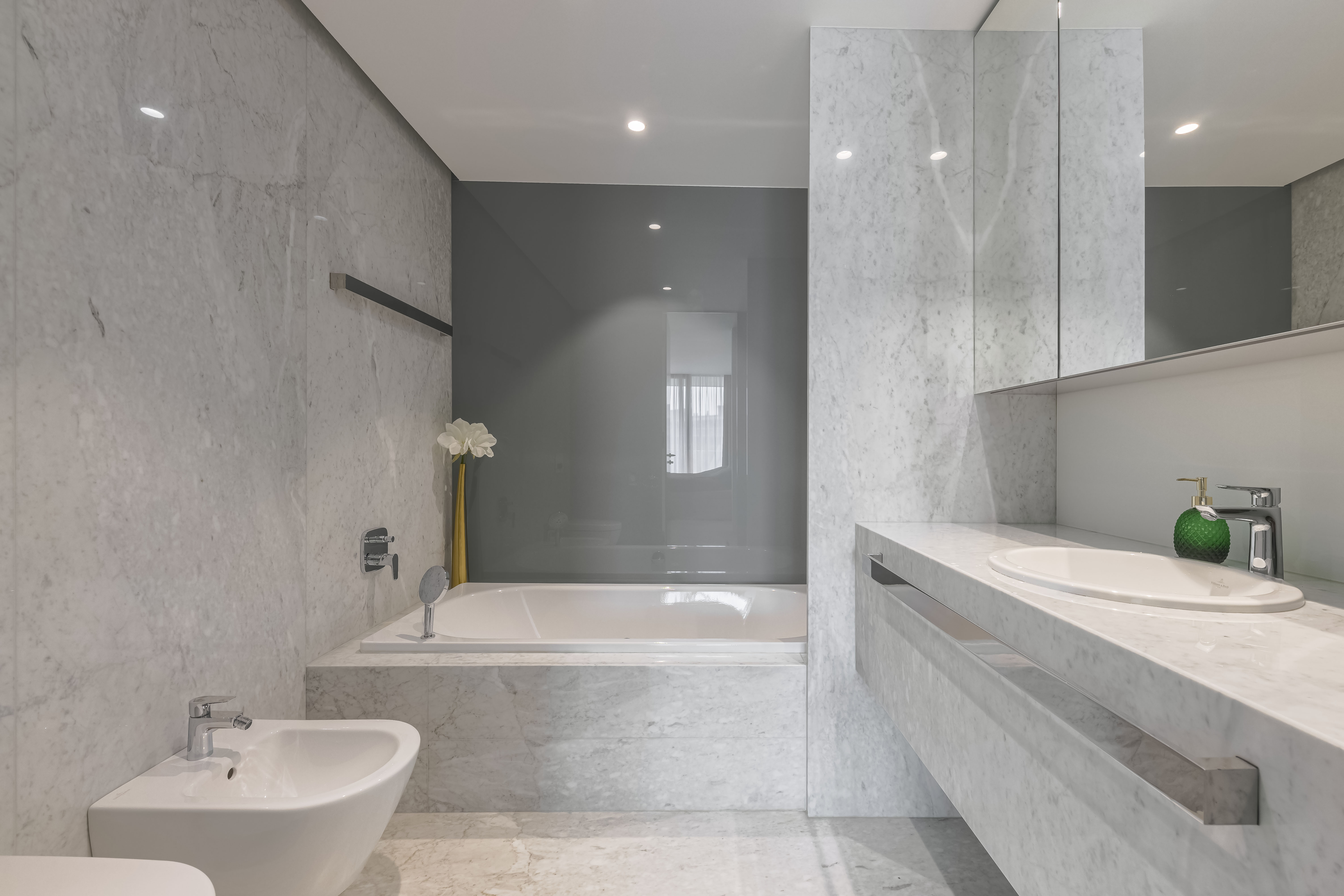  Design apartment in V Tower residence with balcony, - 物件實景