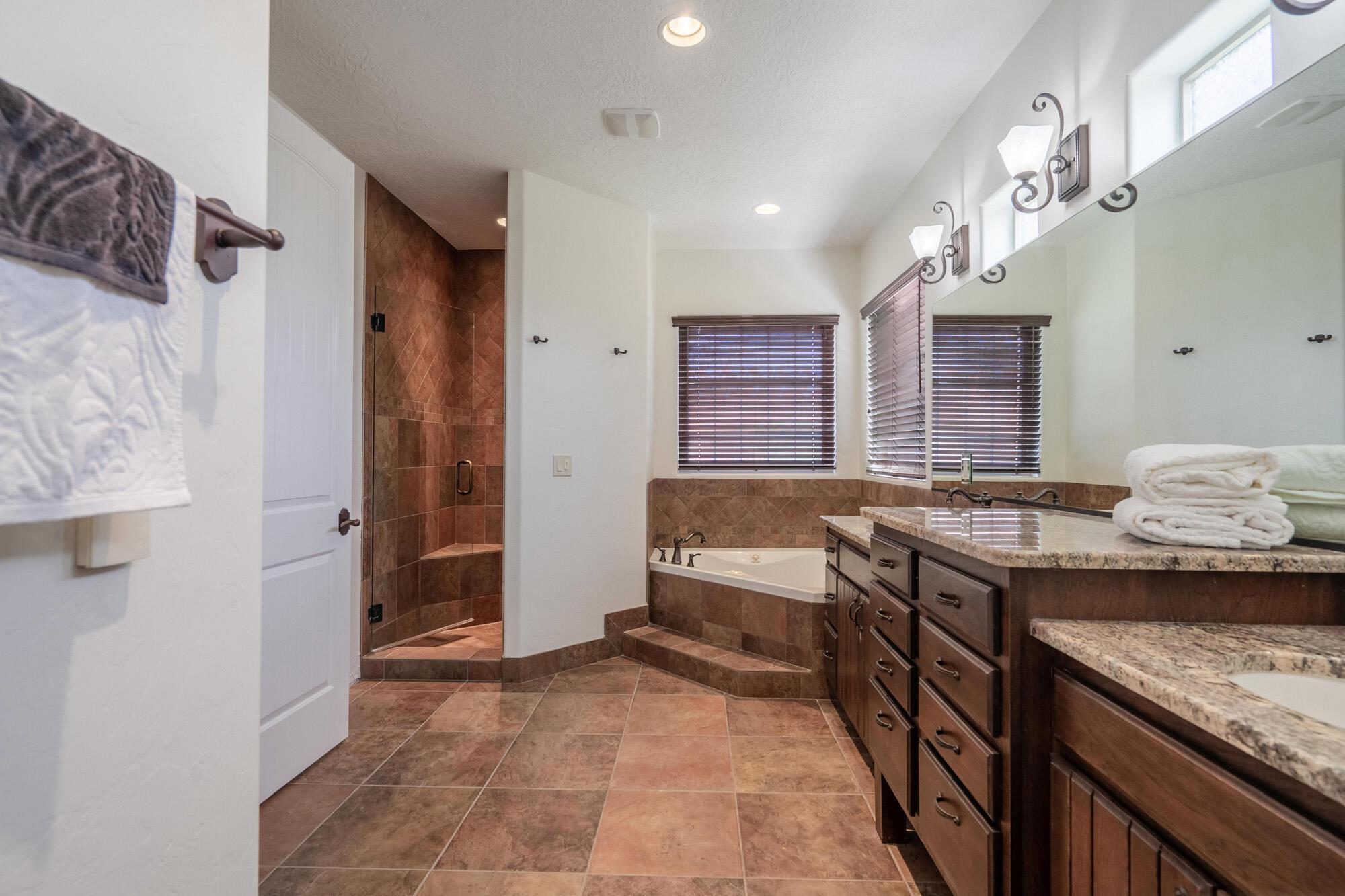 Washington, Utah, 84780, United States, 4 Bedrooms Bedrooms, ,2 BathroomsBathrooms,Residential,For Sale,2009720