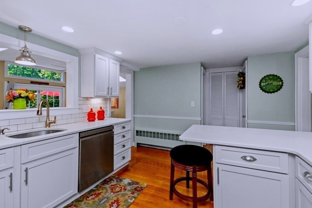 Westwood, Massachusetts, 02090, United States, 3 Bedrooms Bedrooms, ,2 BathroomsBathrooms,Residential,For Sale,1902303