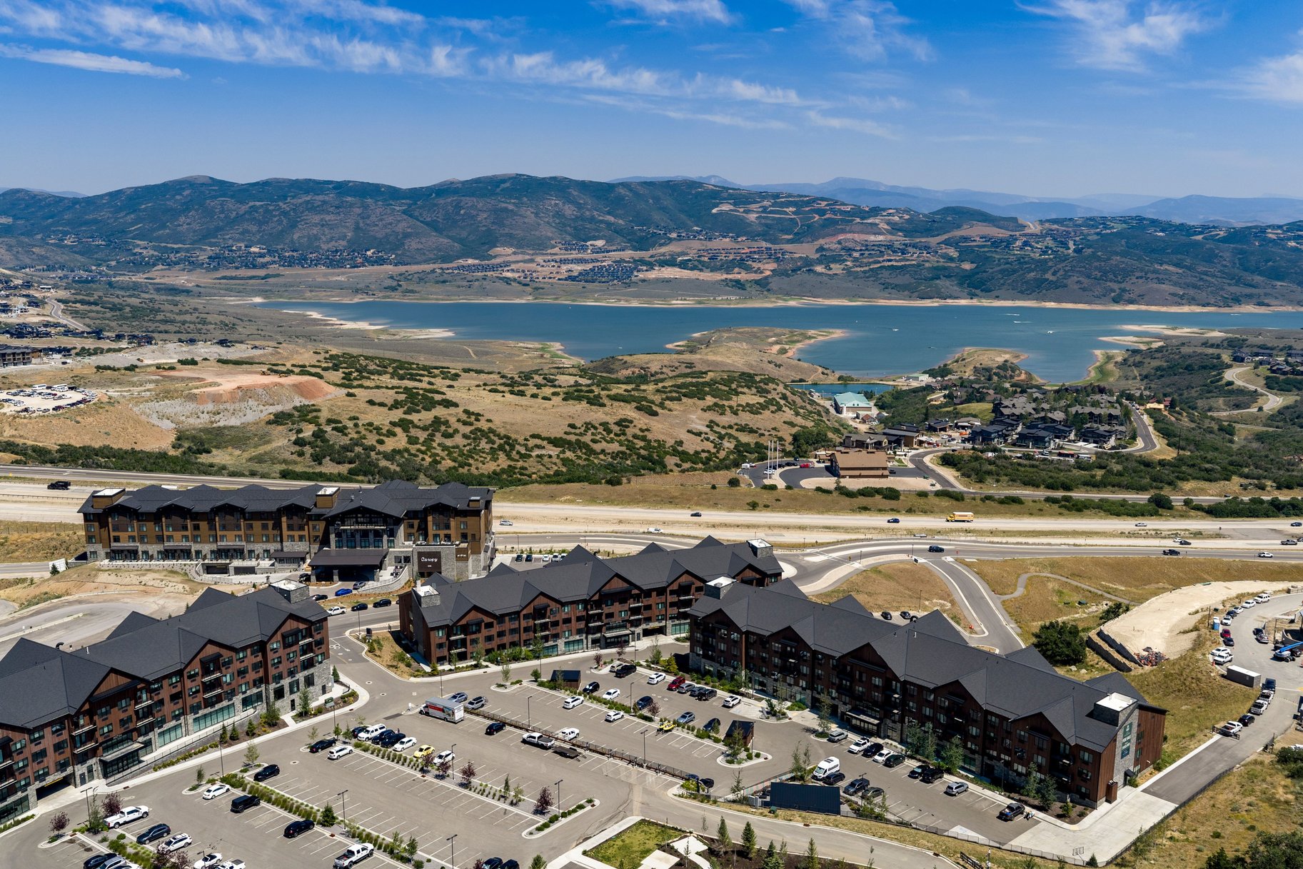  Brand New Luxury Walk to Ski Location at a Value Price - 物件實景