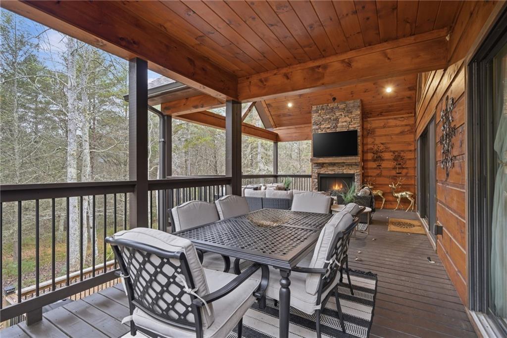 Morganton, Georgia, 30560, United States, 3 Bedrooms Bedrooms, ,2 BathroomsBathrooms,Residential,For Sale,2006455