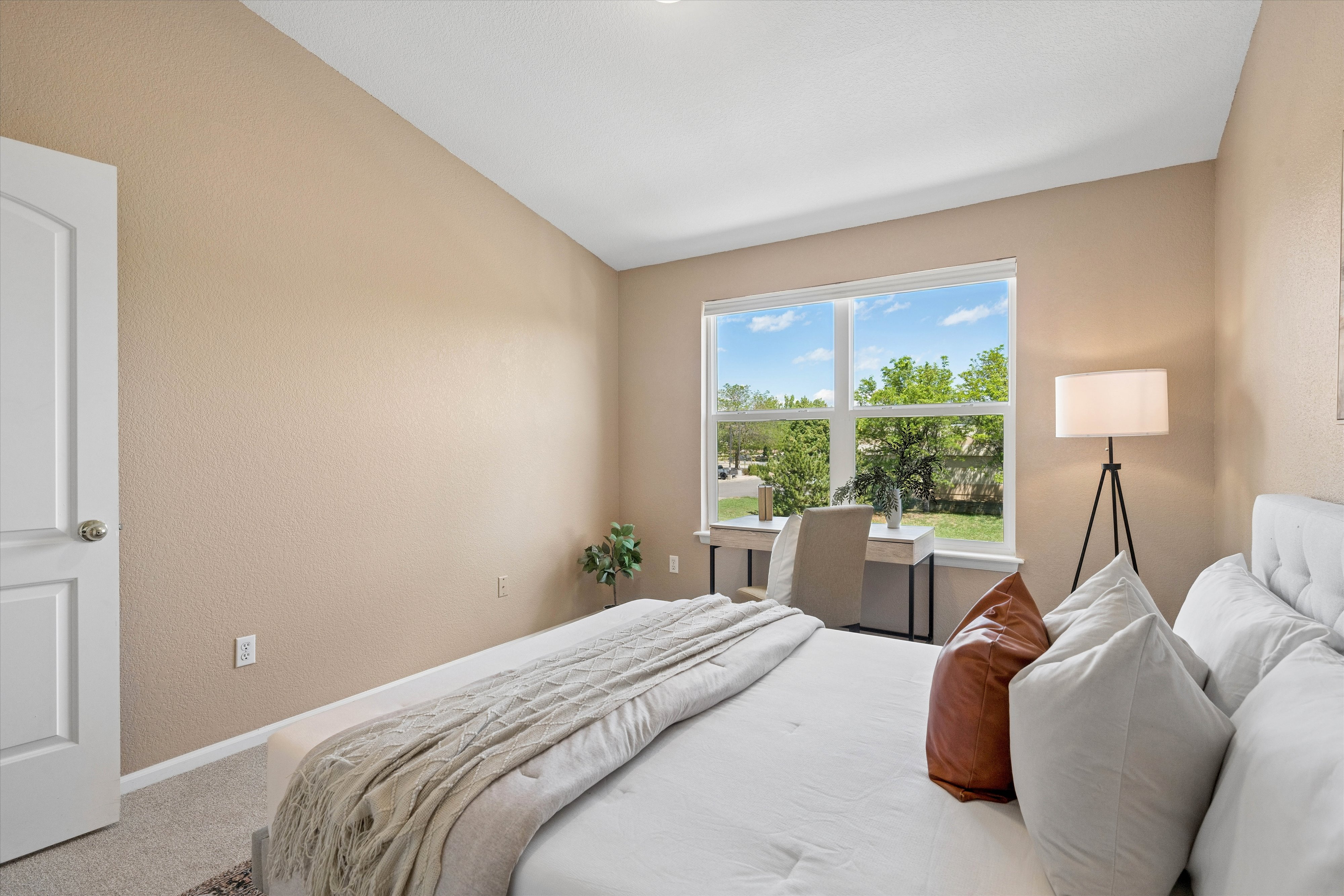  Refreshed, Move-in Ready, And Priced With The Market In Mind - 物件實景
