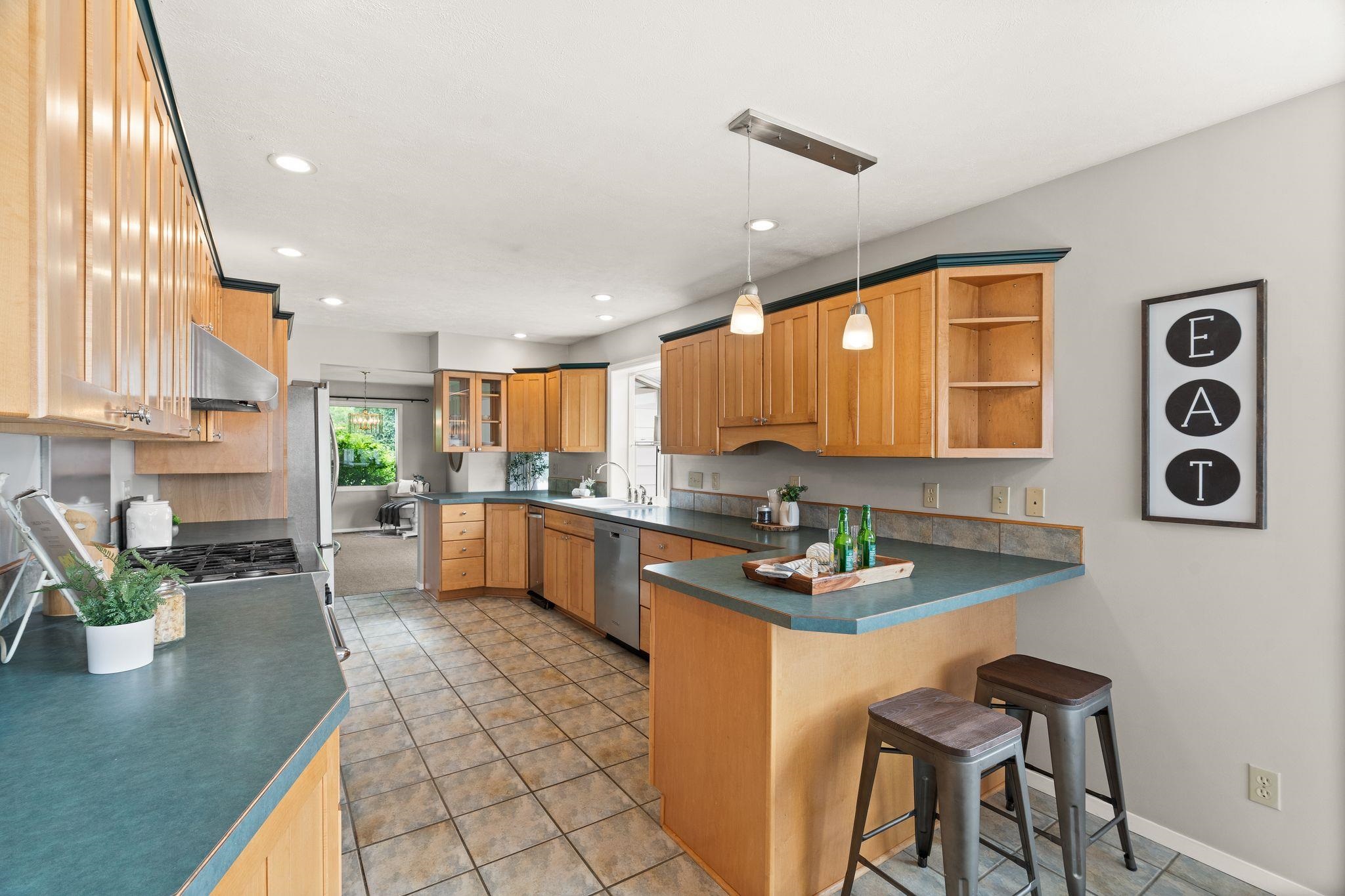 Greenacres, Washington, 99016, United States, 5 Bedrooms Bedrooms, ,2 BathroomsBathrooms,Residential,For Sale,1846797