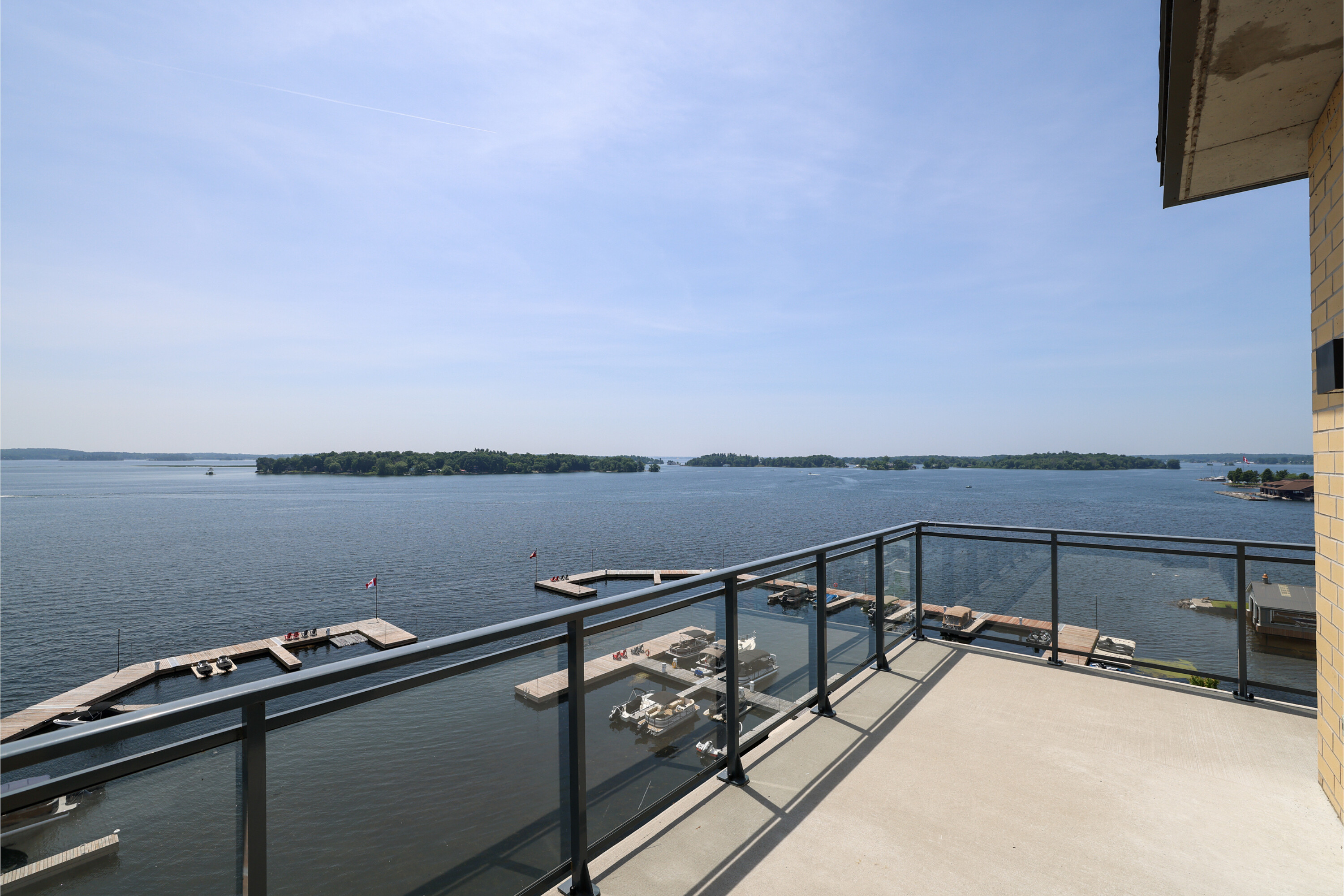  1000 Islands Front-Row Seat - 物件實景