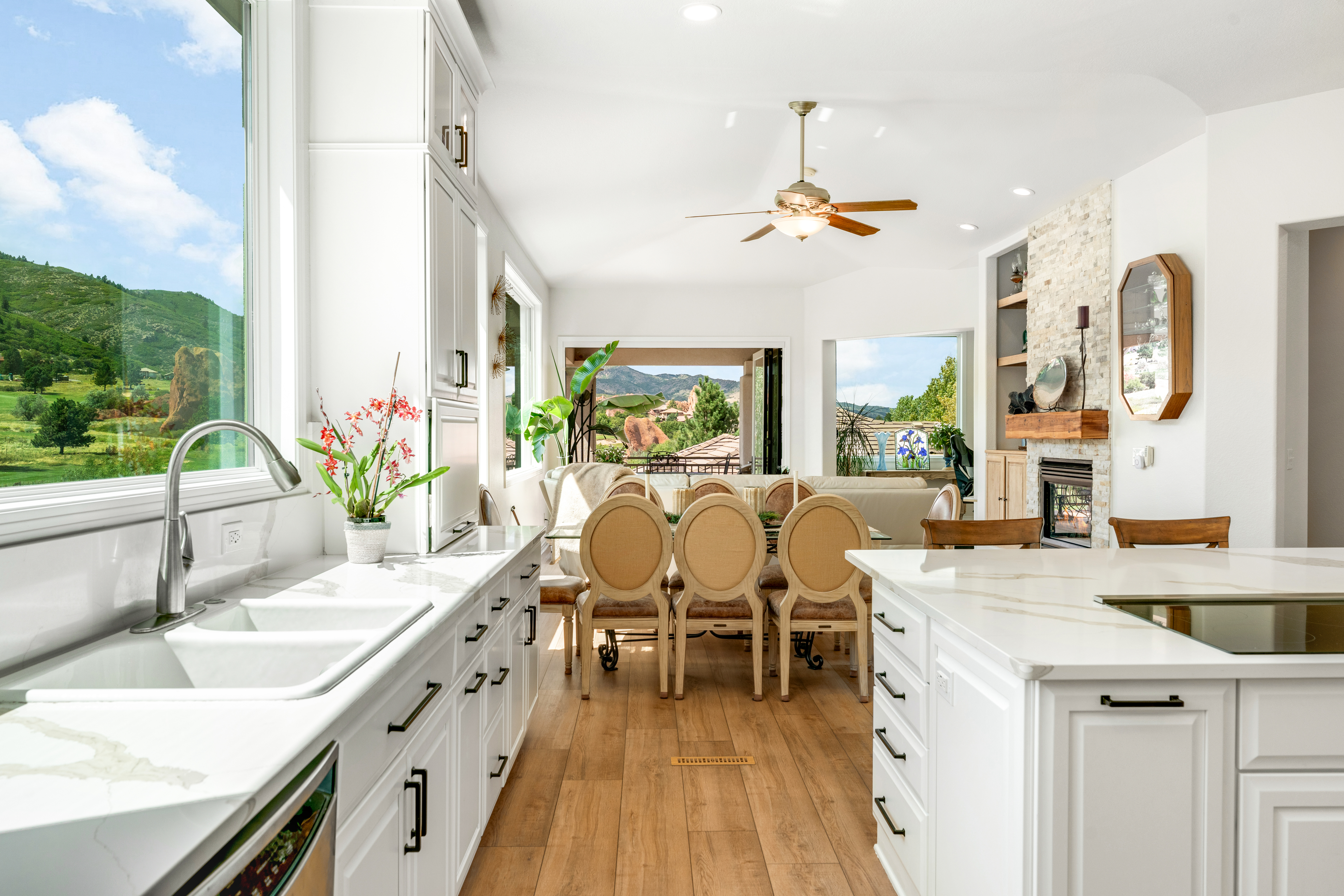  Beautifully maintained ranch home sits on award-winning arrowhead golf course - 物件實景